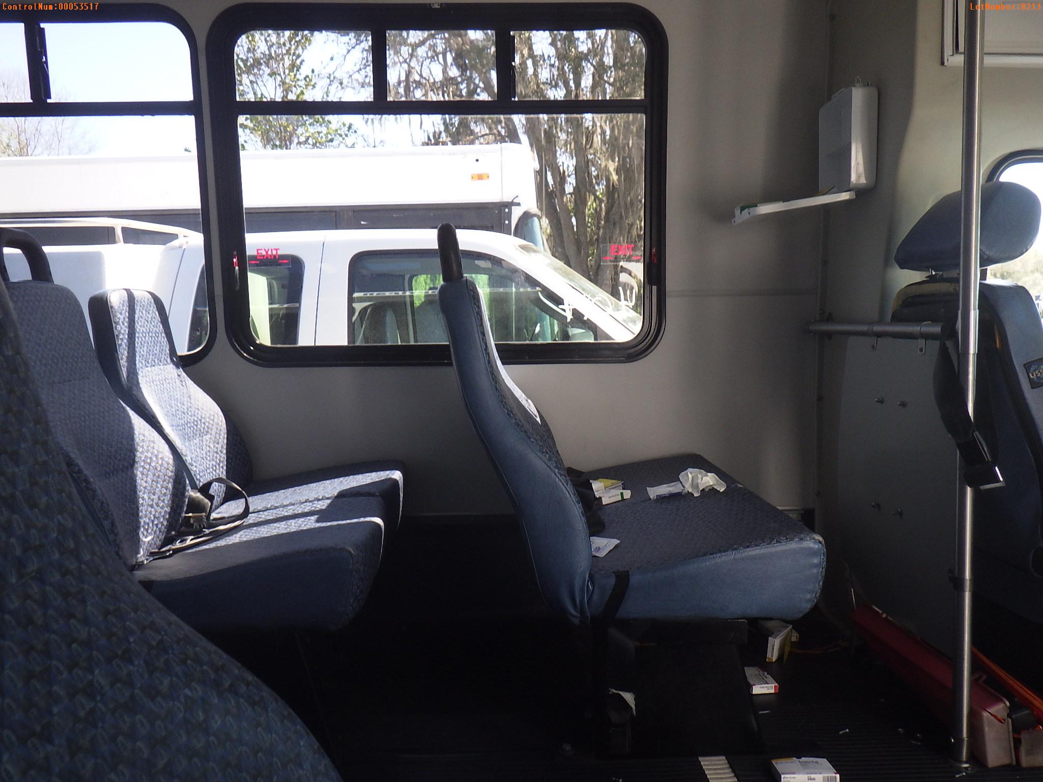 3-08213 (Trucks-Buses)  Seller: Gov-Hillsborough Area Regional 2014 FORD E450