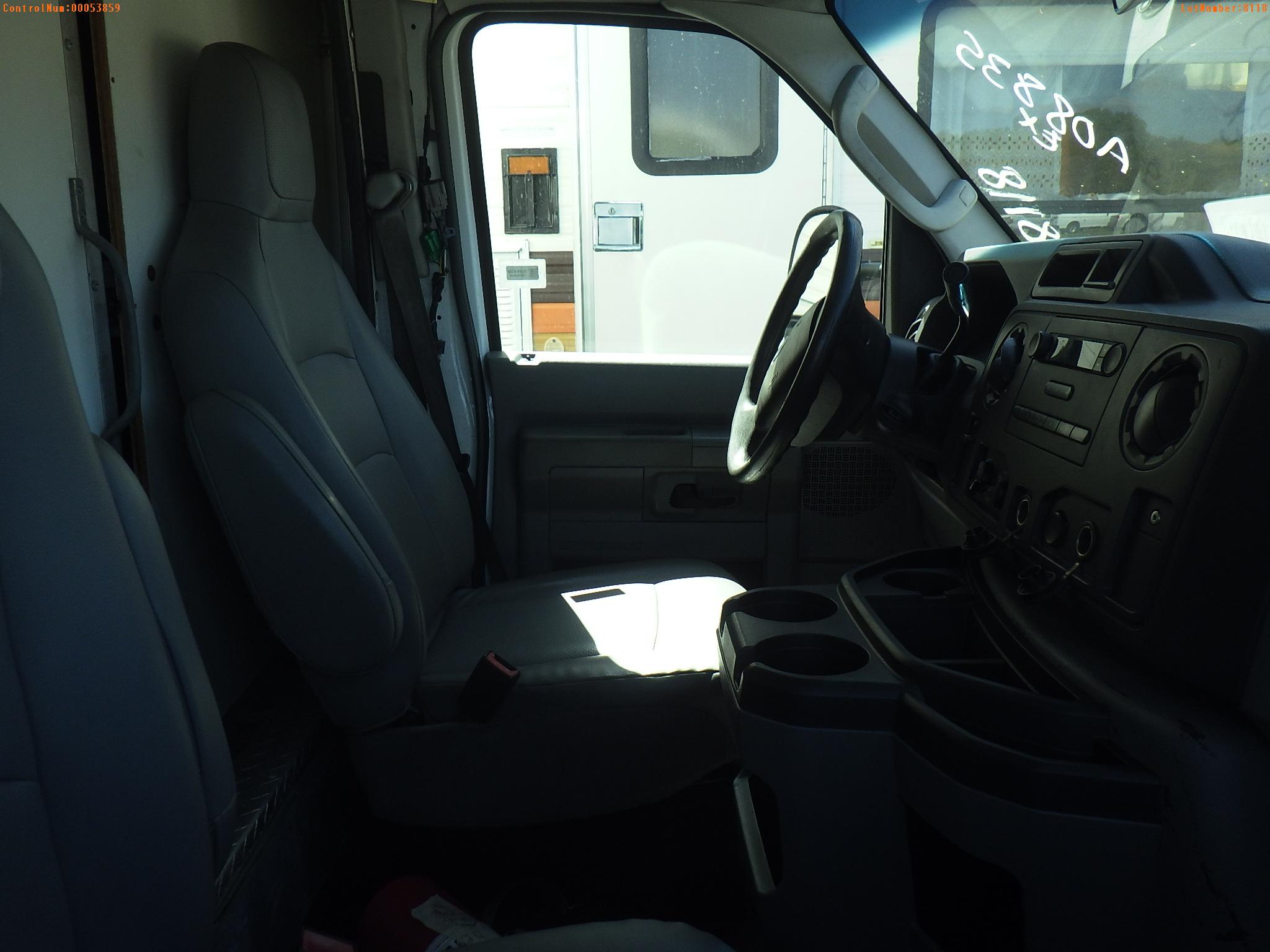 3-08118 (Trucks-Box)  Seller:Private/Dealer 2015 FORD E350