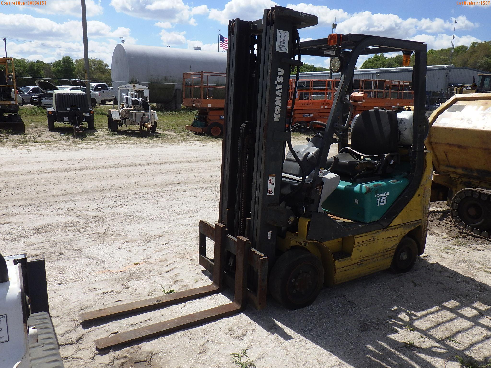 4-01148 (Equip.-Fork lift)  Seller:Private/Dealer KOMATSU FG15SHT-20 CUSHION TIR