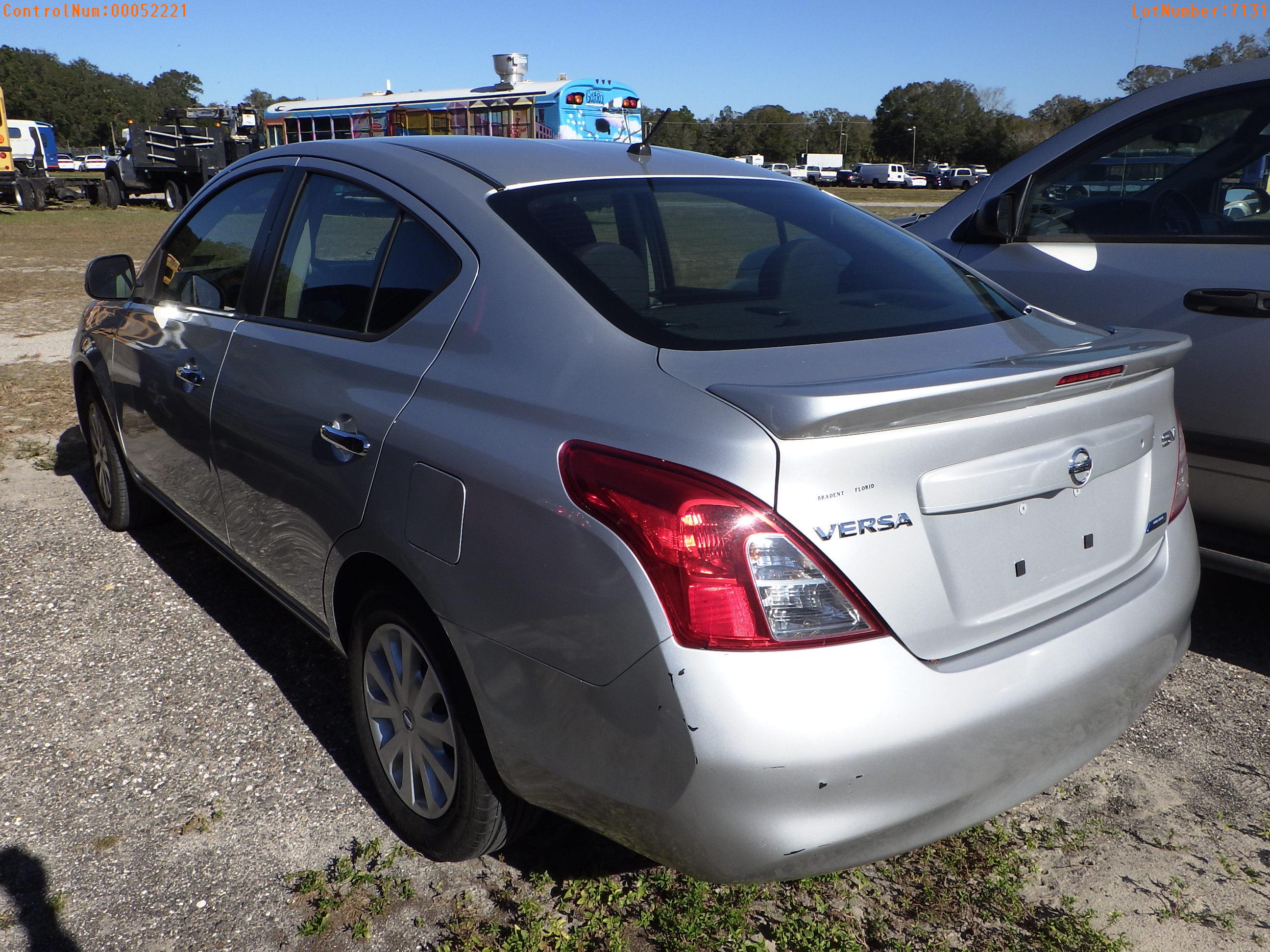 4-07112 (Cars-Sedan 4D)  Seller:Private/Dealer 2013 NISS VERSA