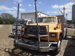 4-08117 (Trucks-Sprayer)  Seller:Private/Dealer 1988 FORD F800F