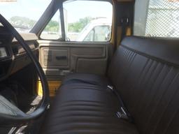 4-08117 (Trucks-Sprayer)  Seller:Private/Dealer 1988 FORD F800F