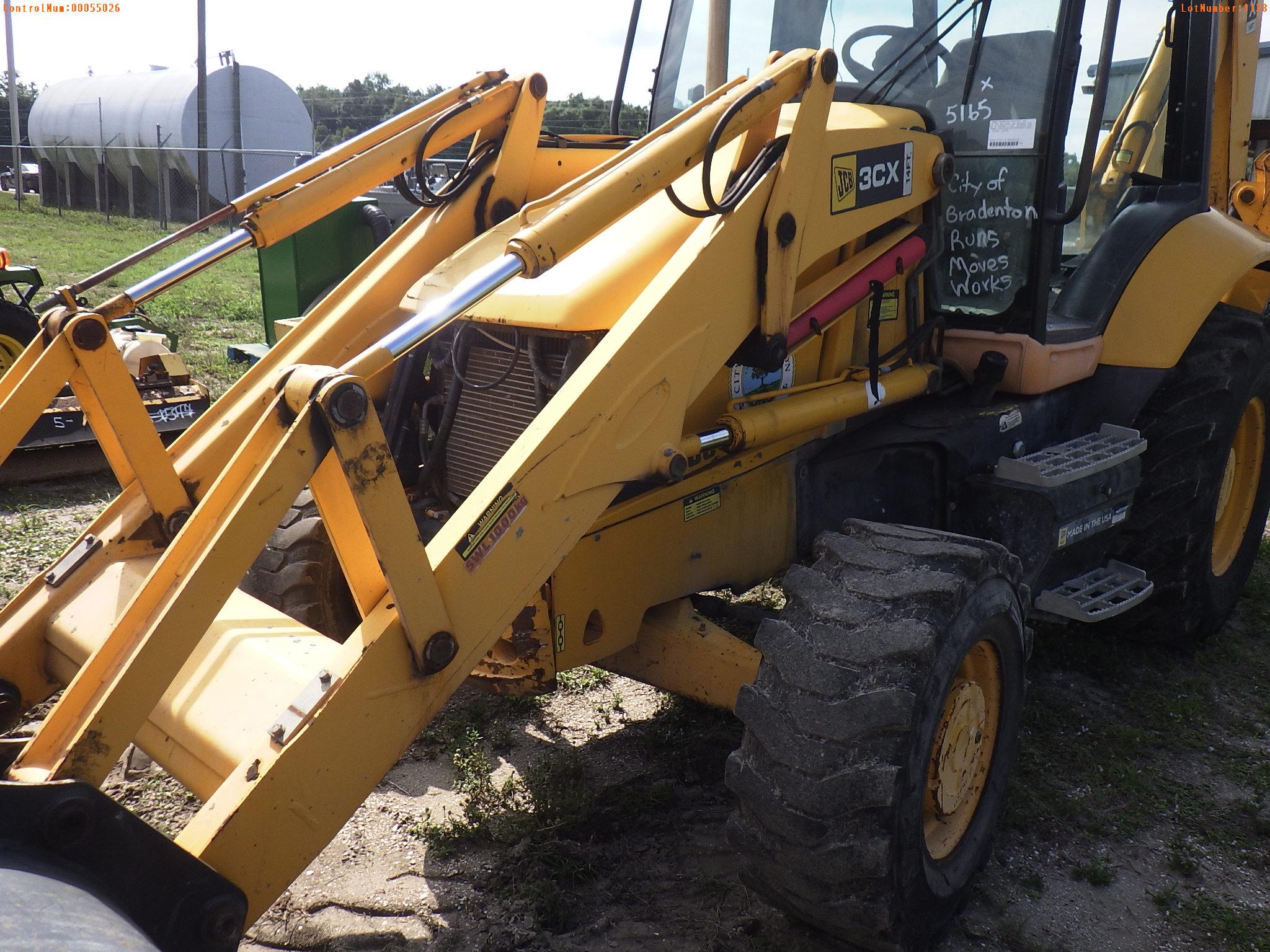 5-01128 (Equip.-Backhoe)  Seller: Gov-City of Bradenton JCB 3CX EXTEND A HOE CAB