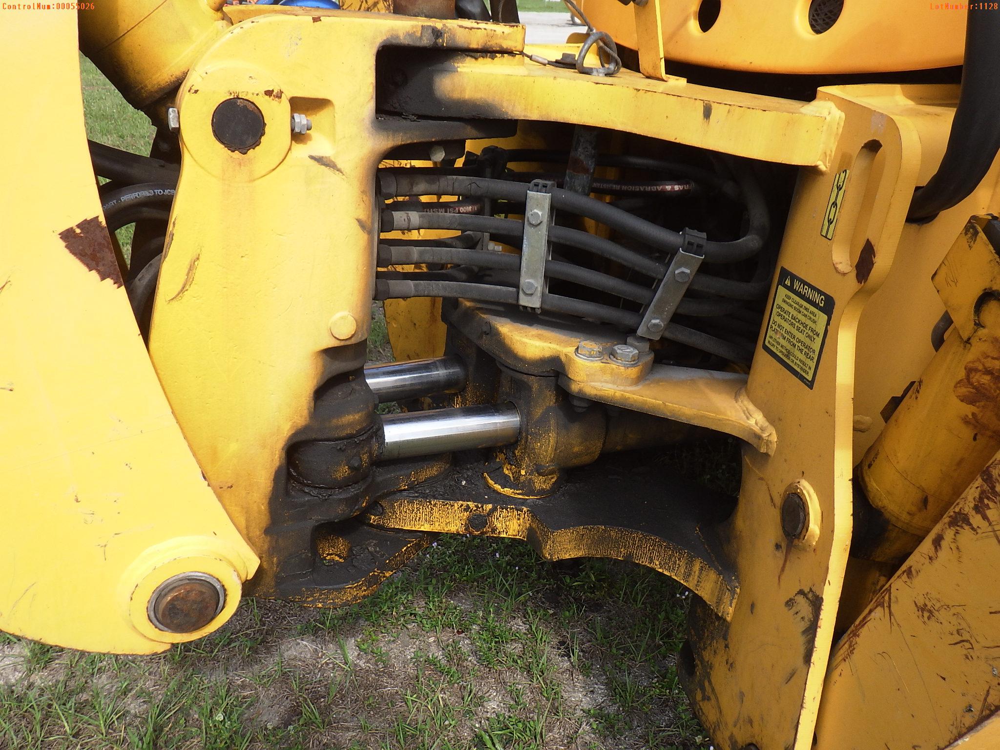 5-01128 (Equip.-Backhoe)  Seller: Gov-City of Bradenton JCB 3CX EXTEND A HOE CAB