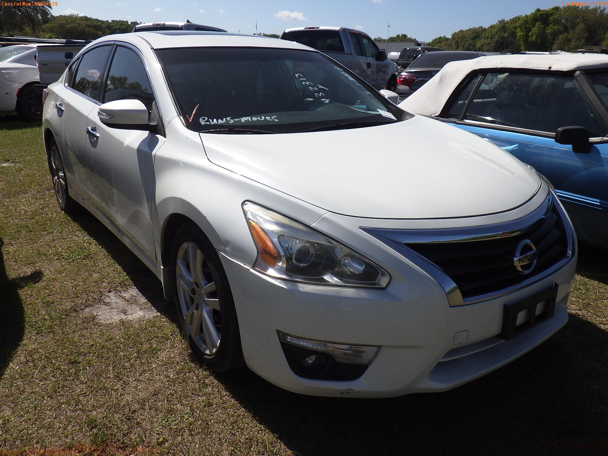 5-07113 (Cars-Sedan 4D)  Seller:Private/Dealer 2013 NISS ALTIMA