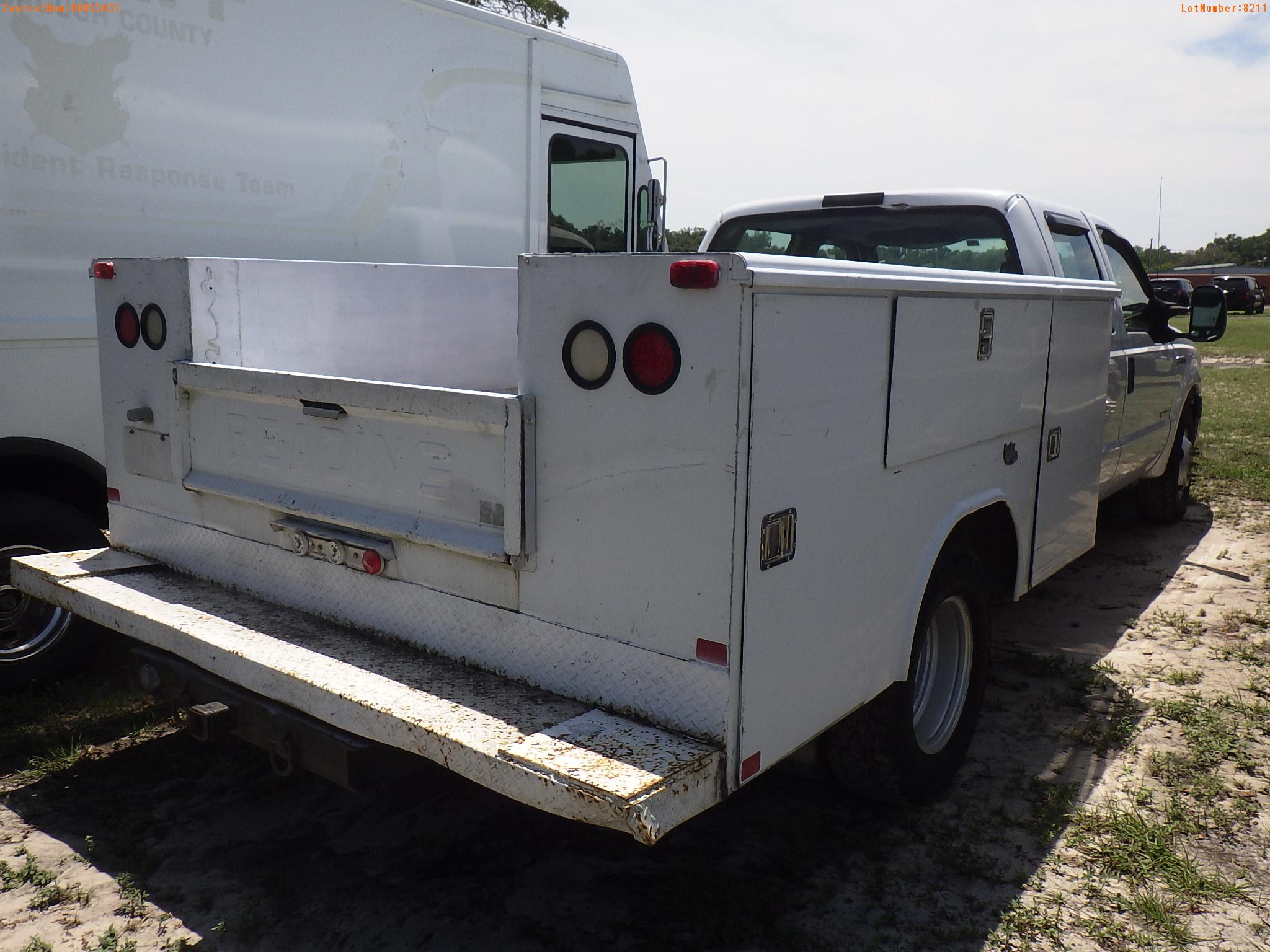 5-08211 (Trucks-Utility 4D)  Seller: Gov-Hernando County Sheriffs 2006 FORD F350