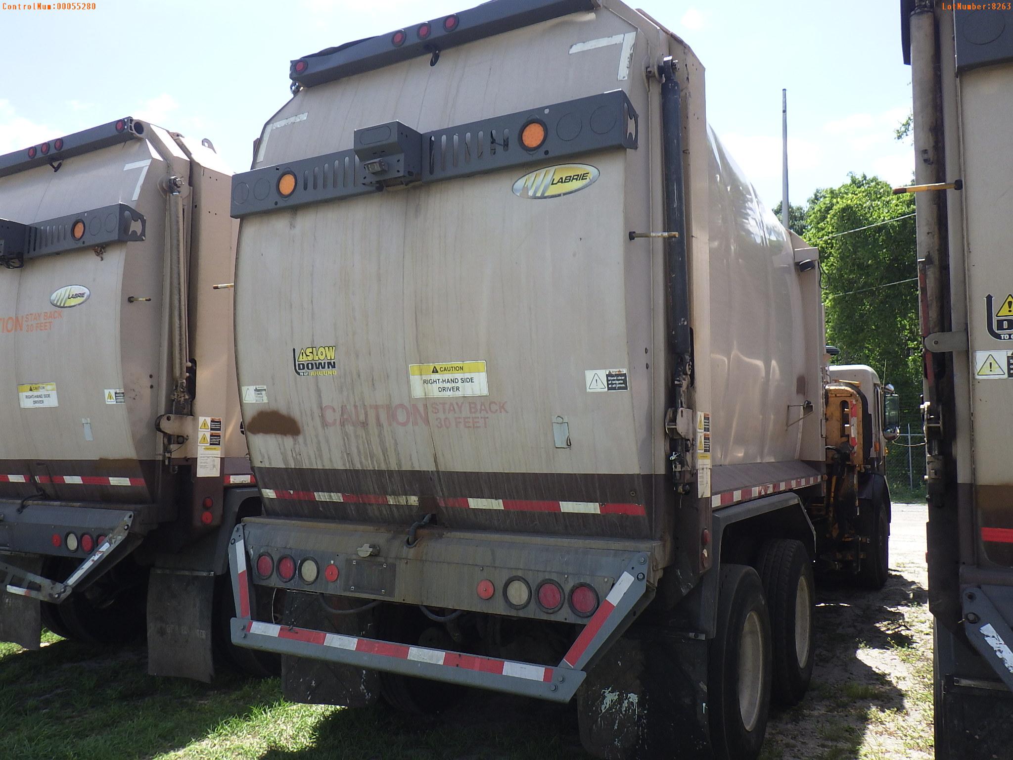 5-08263 (Trucks-Garbage)  Seller: Gov-City Of Clearwater 2011 PTRB BP320