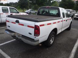 5-23134 (Trucks-Pickup 2D)  Seller: Florida State D.O.T. 2000 FORD F150