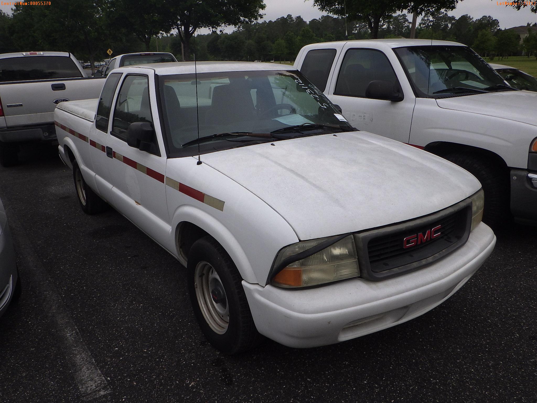 5-23112 (Trucks-Pickup 2D)  Seller: Florida State D.O.T. 2002 GMC SONOMA