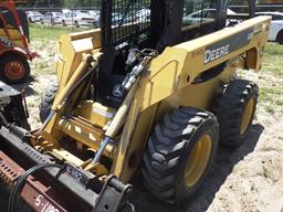 6-01112 (Equip.-Loader skid steer)  Seller:Private/Dealer JOHN DEERE 325 SKID ST