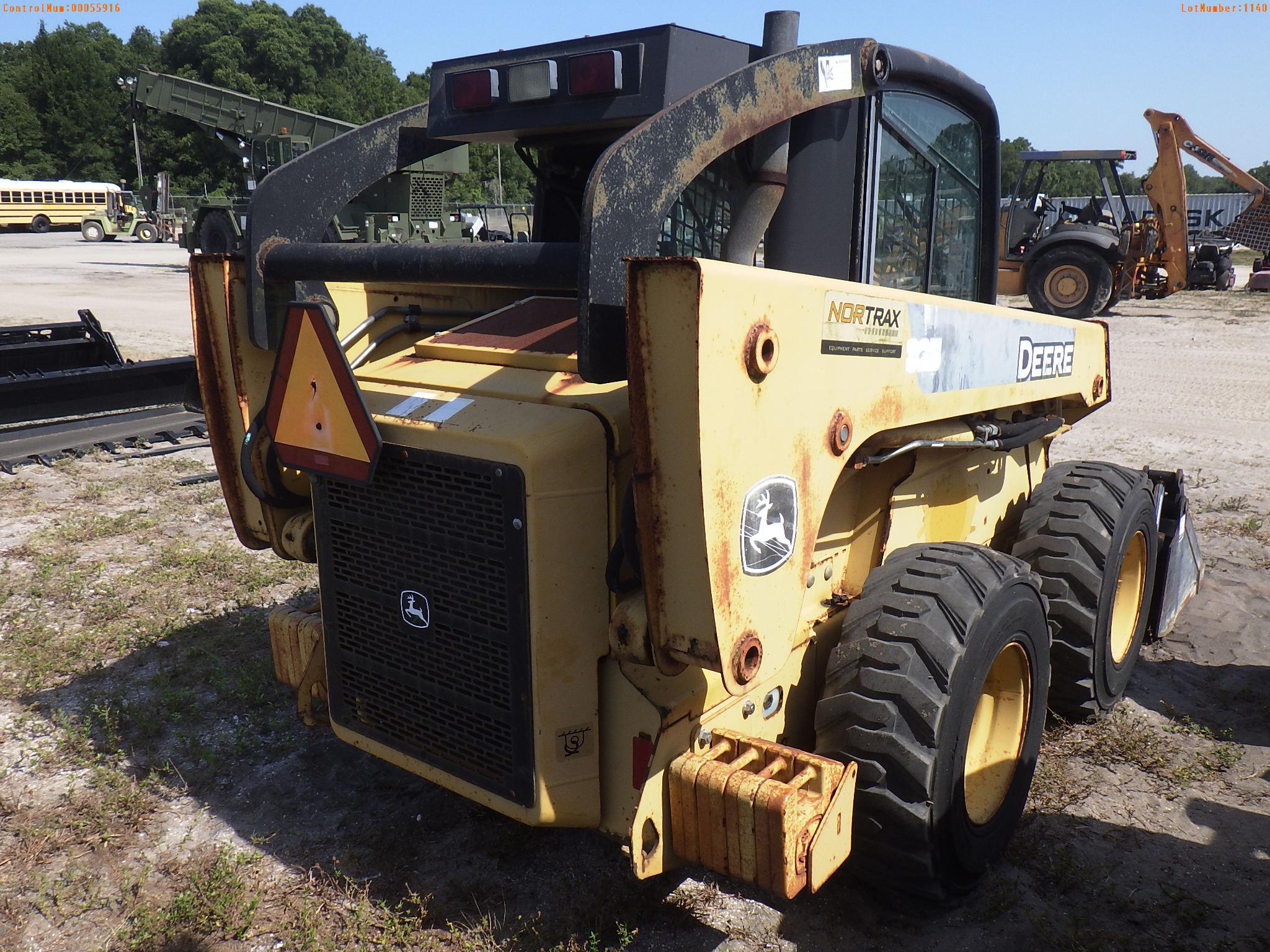 6-01140 (Equip.-Loader skid steer)  Seller: Gov-Manatee County JOHN DEERE 325 RU