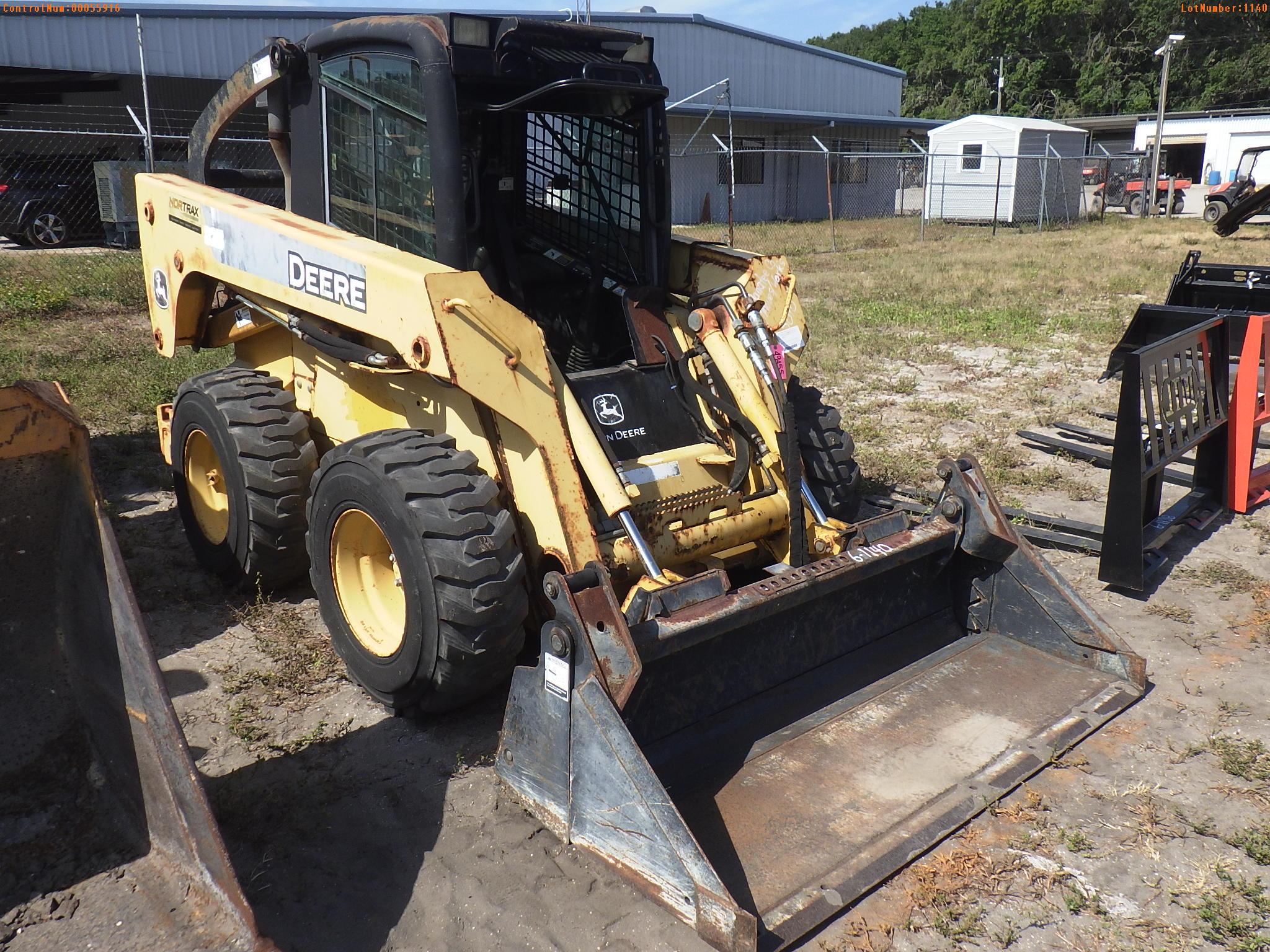 6-01140 (Equip.-Loader skid steer)  Seller: Gov-Manatee County JOHN DEERE 325 RU