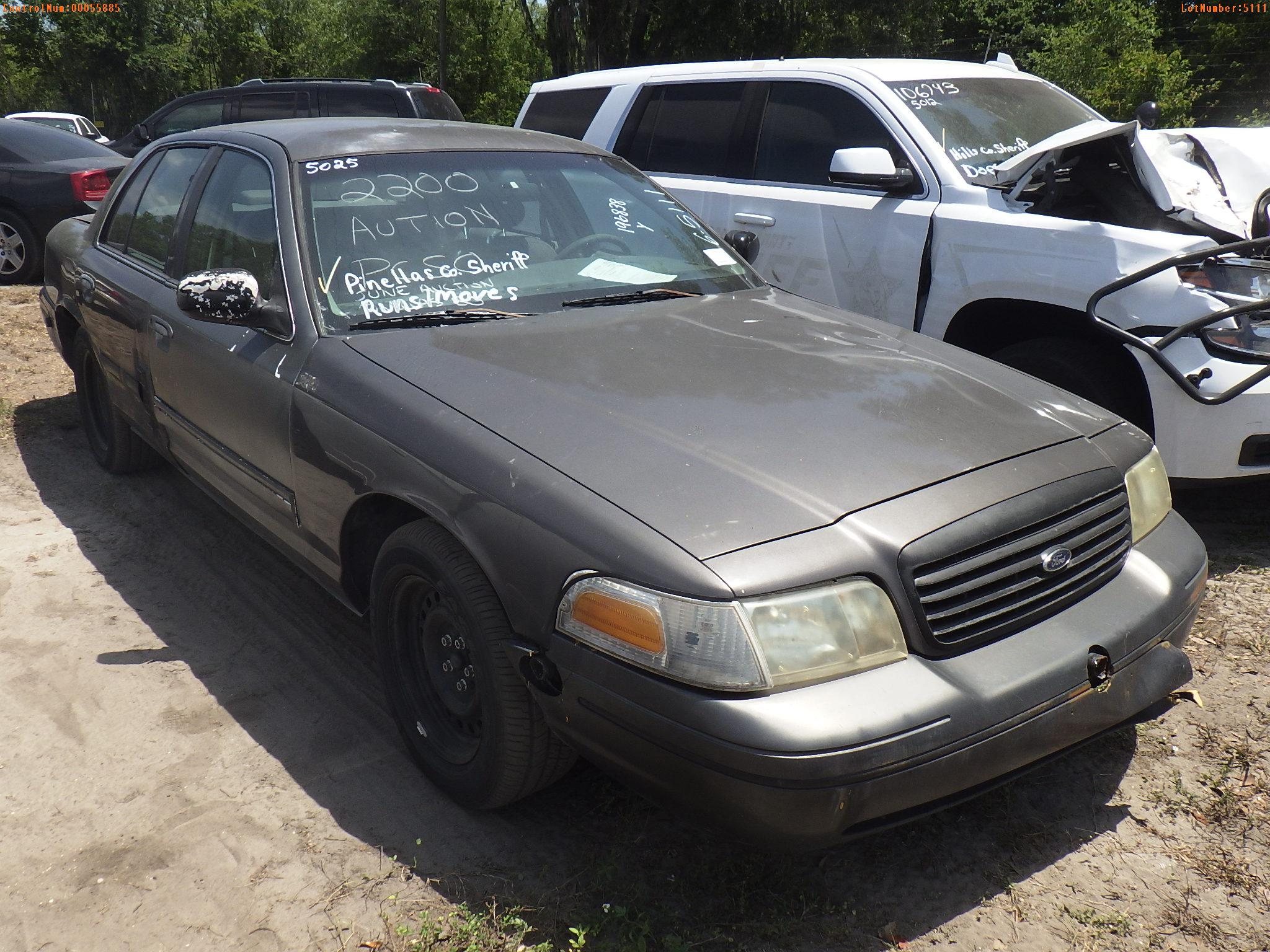 6-05111 (Cars-Sedan 4D)  Seller: Gov-Pinellas County Sheriffs Ofc 1999 FORD CROW