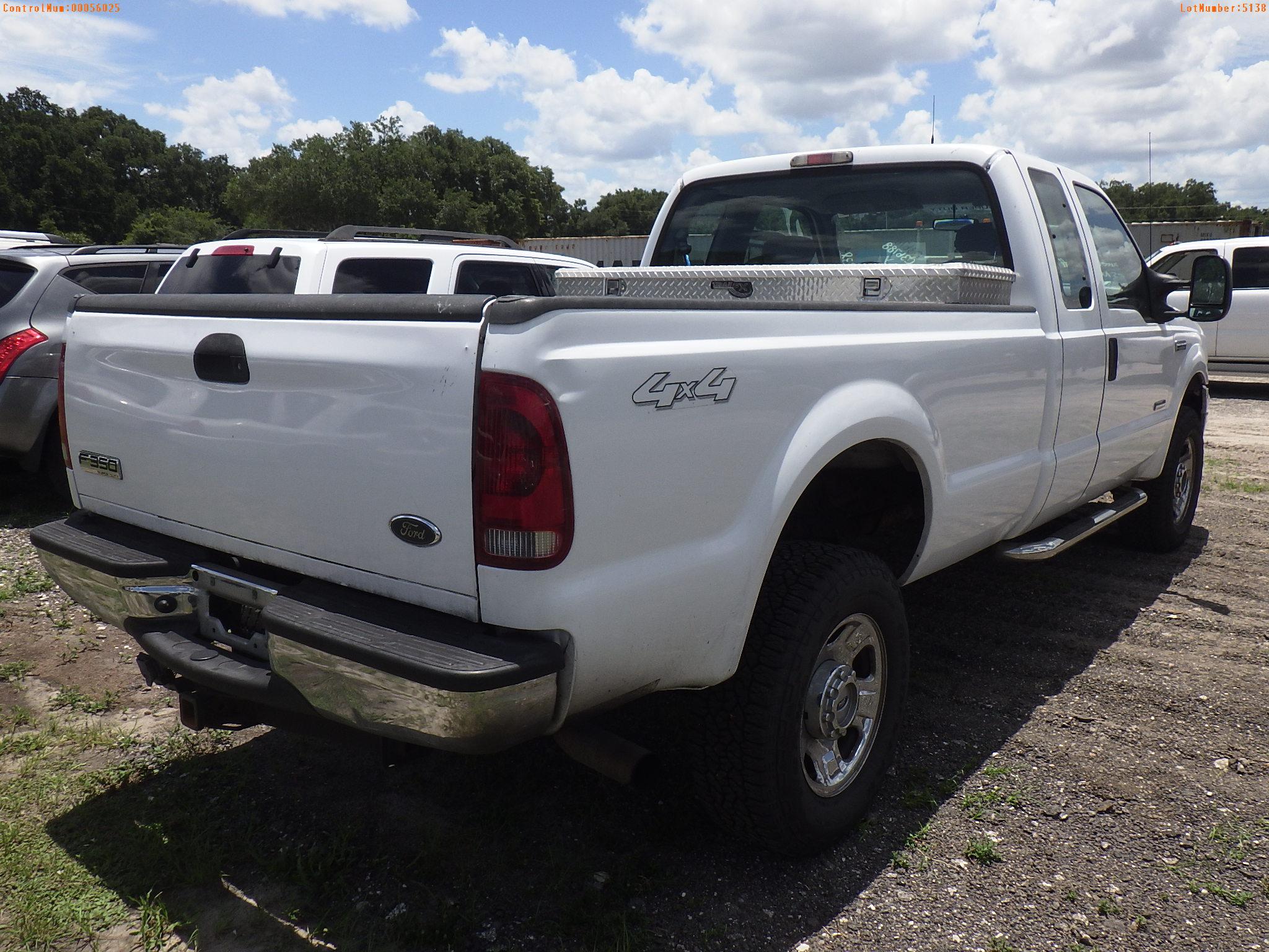 6-05138 (Trucks-Pickup 2D)  Seller: Gov-Manatee County Sheriffs 2006 FORD F350