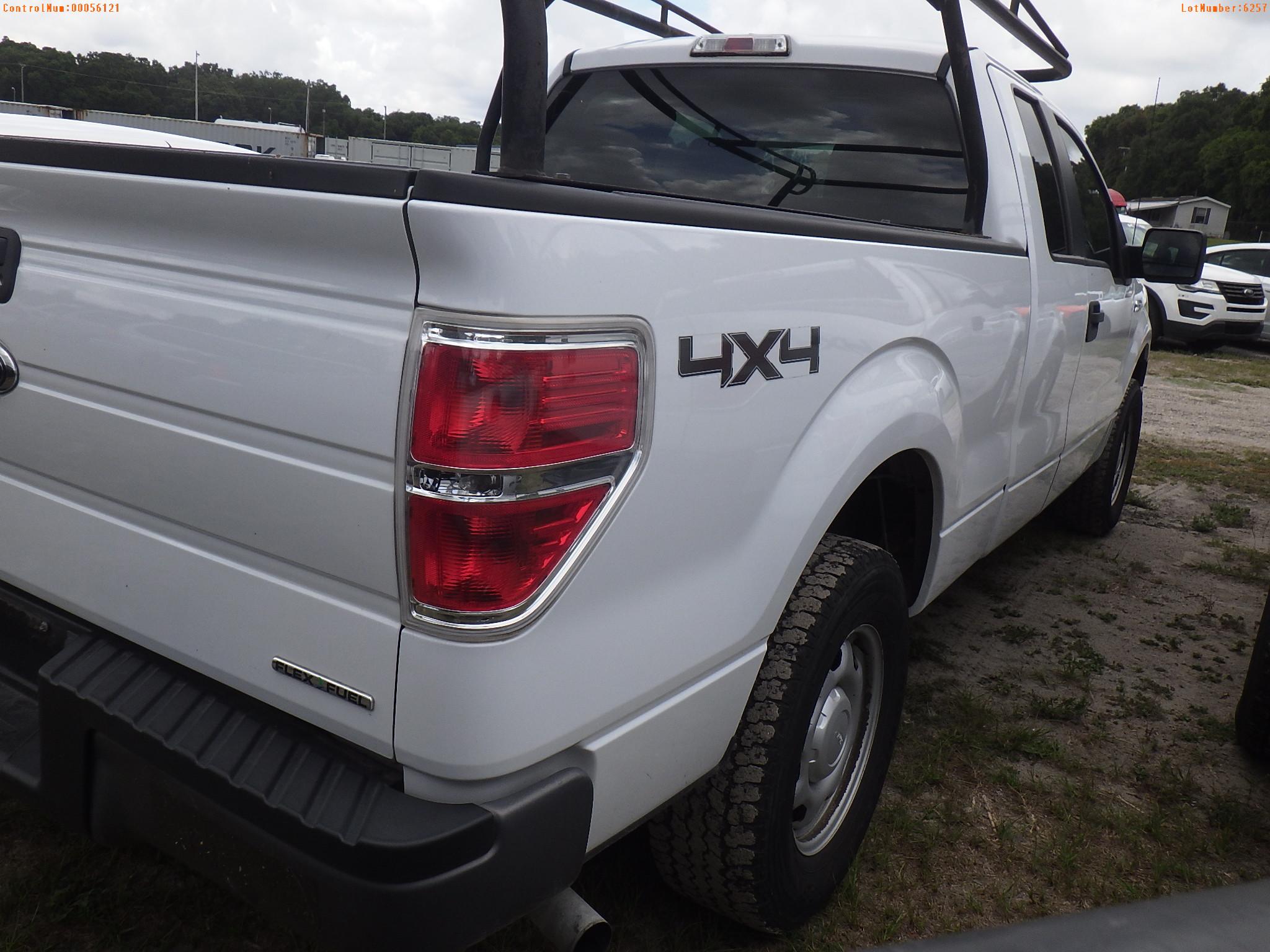 6-06257 (Trucks-Pickup 2D)  Seller: Gov-Hillsborough County B.O.C.C. 2013 FORD F