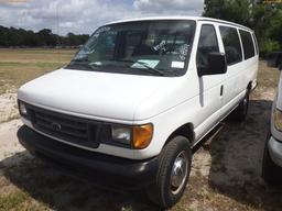 6-08211 (Cars-Van 3D)  Seller: Gov-Hillsborough County Sheriffs 2004 FORD E350