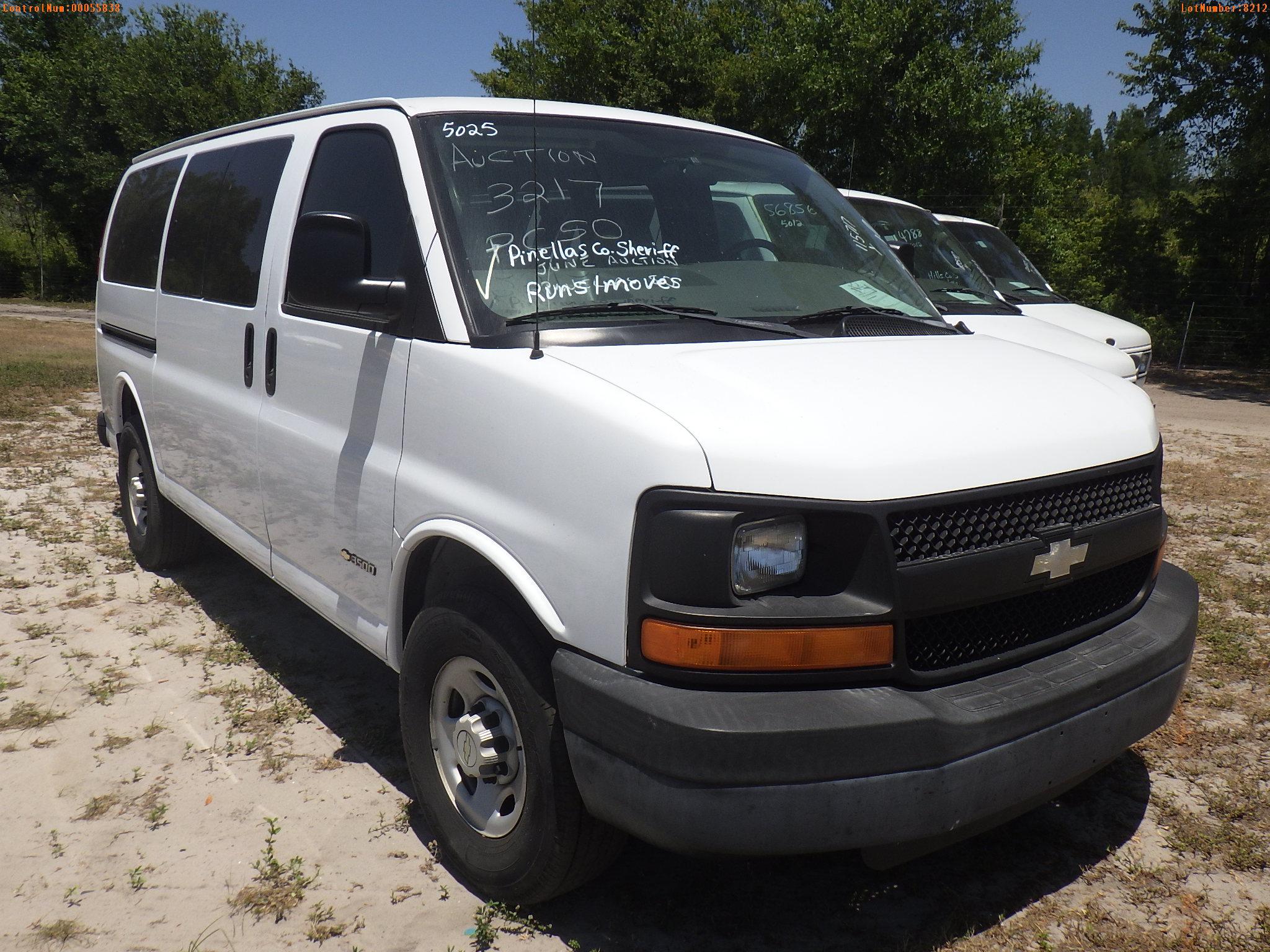 6-08212 (Cars-Van 3D)  Seller: Gov-Pinellas County Sheriffs Ofc 2006 CHEV 3500