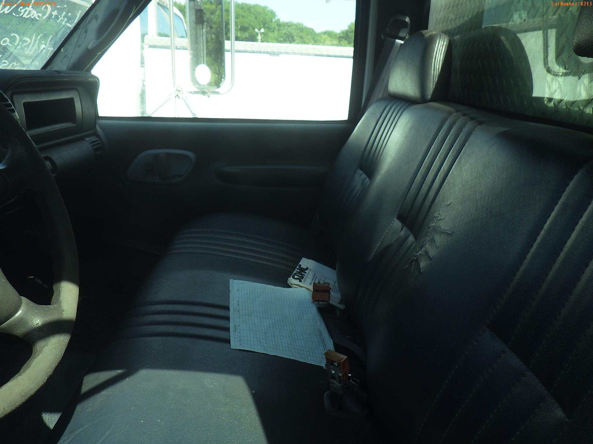 6-08213 (Trucks-Utility 2D)  Seller: Gov-Hillsborough County School 1999 GMC 350