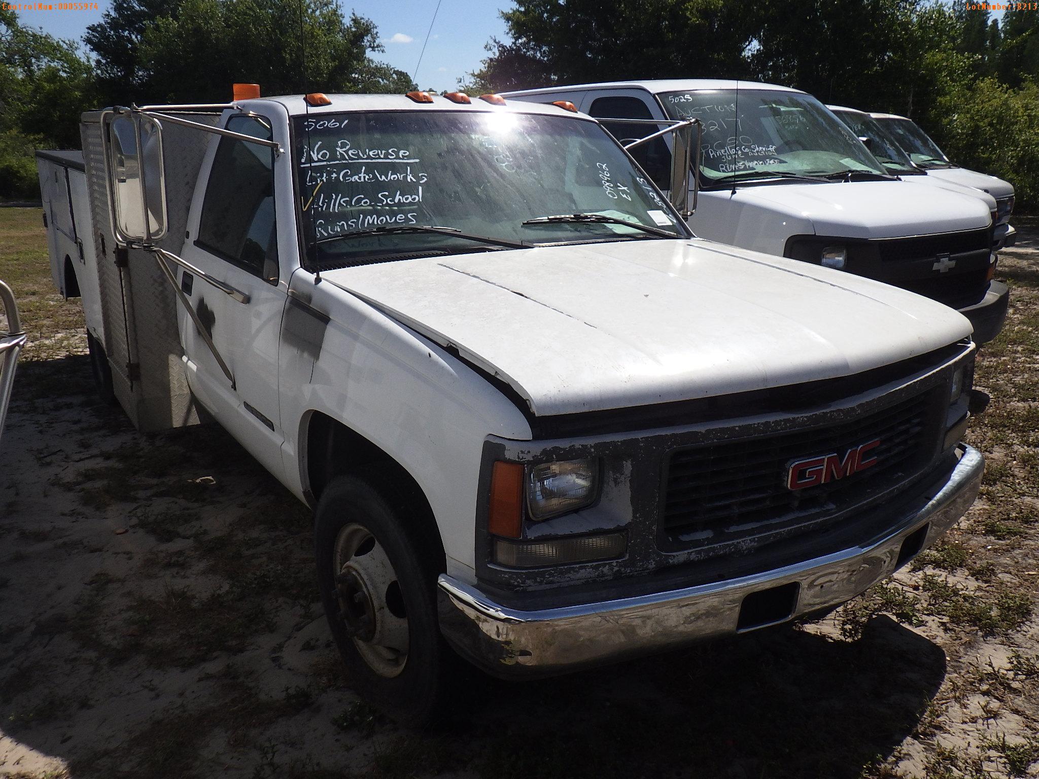 6-08213 (Trucks-Utility 2D)  Seller: Gov-Hillsborough County School 1999 GMC 350