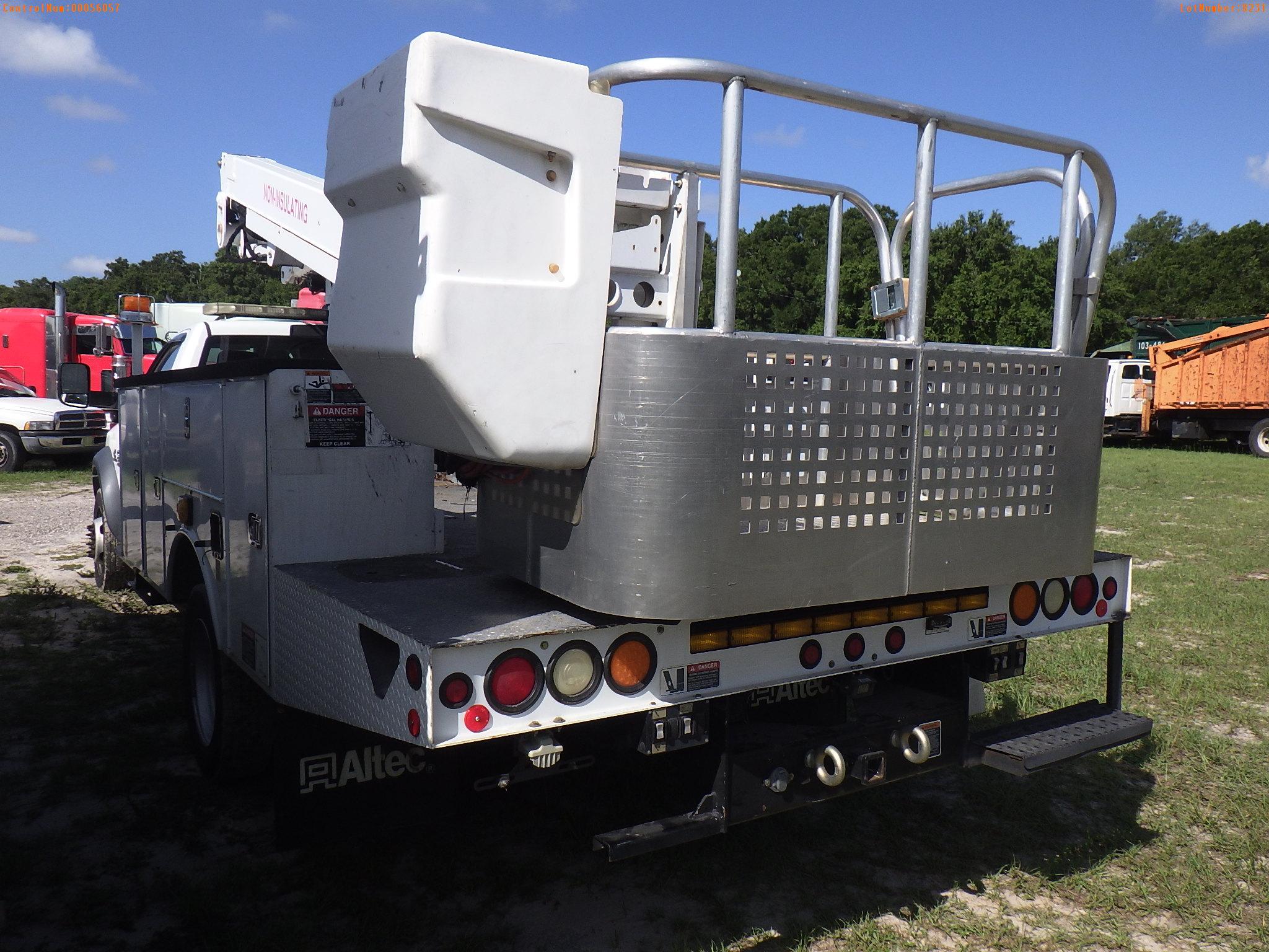 6-08231 (Trucks-Aerial lift)  Seller: Gov-City of St.Petersburg 2014 DODG 5500