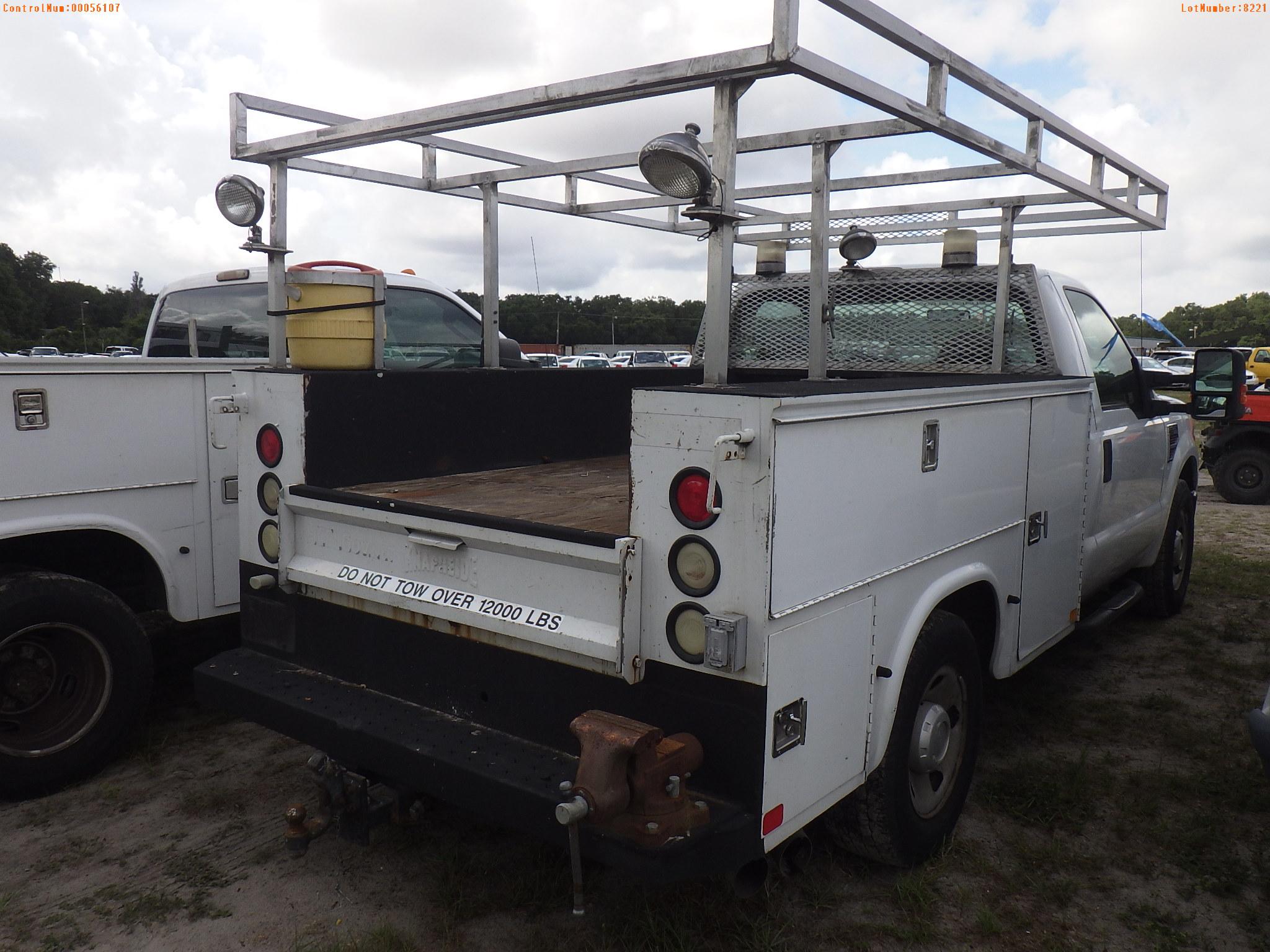 6-08221 (Trucks-Utility 2D)  Seller: Gov-Hillsborough County B.O.C.C. 2009 FORD