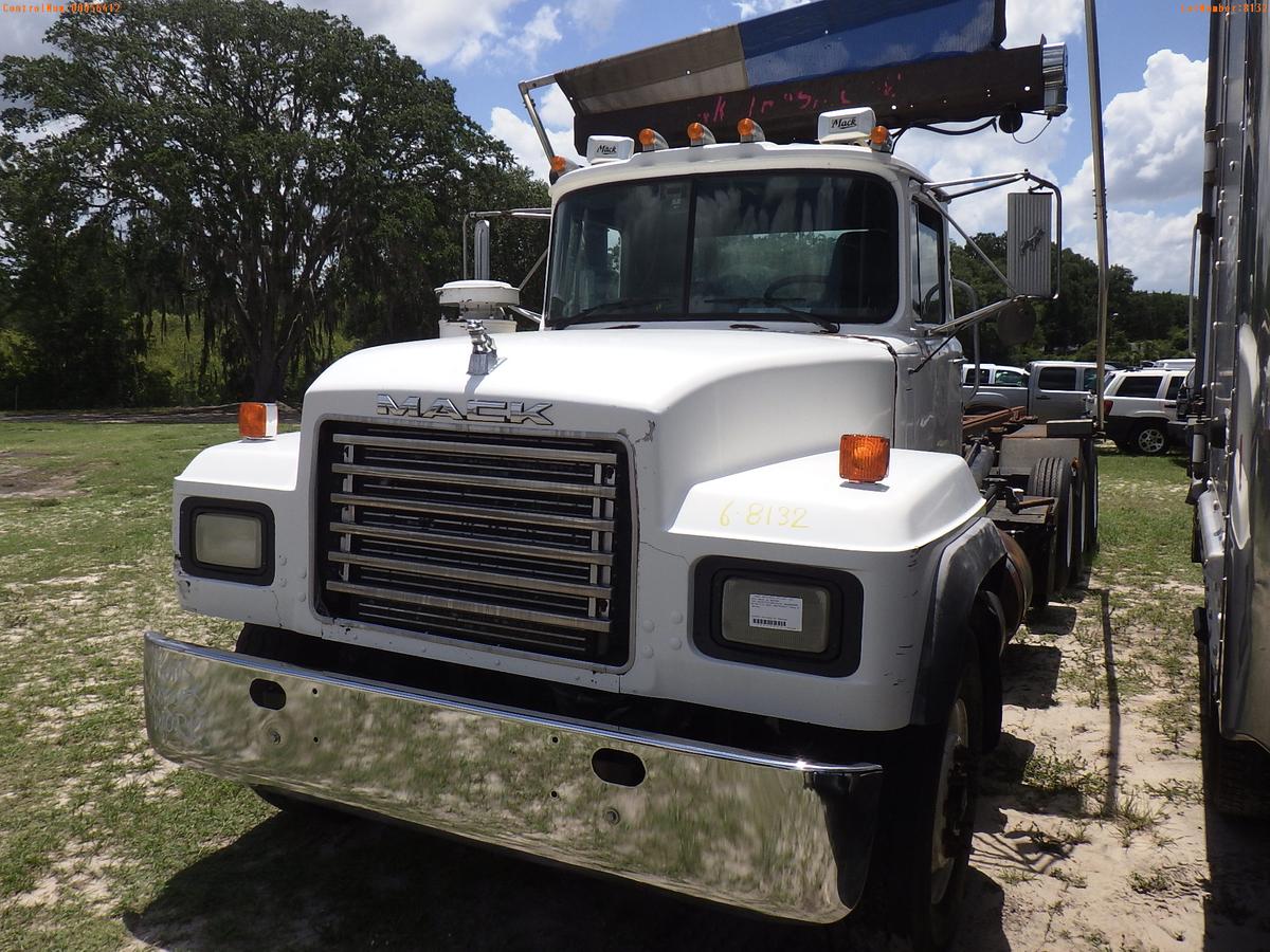 6-08132 (Trucks-Rolloff)  Seller:Private/Dealer 2003 MACK RD688S