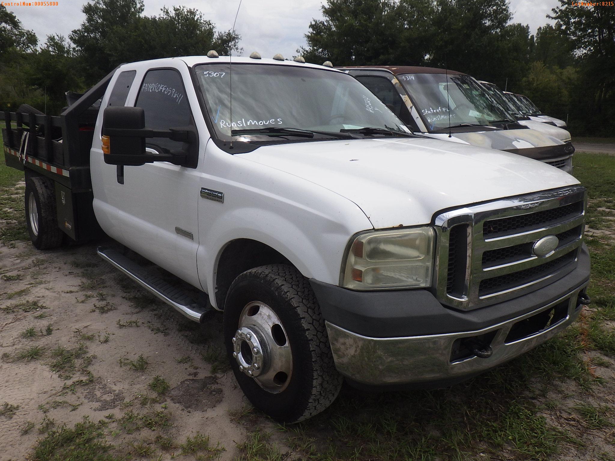 7-08215 (Trucks-Flatbed)  Seller: Florida State L.E.T.F. 2007 FORD F350