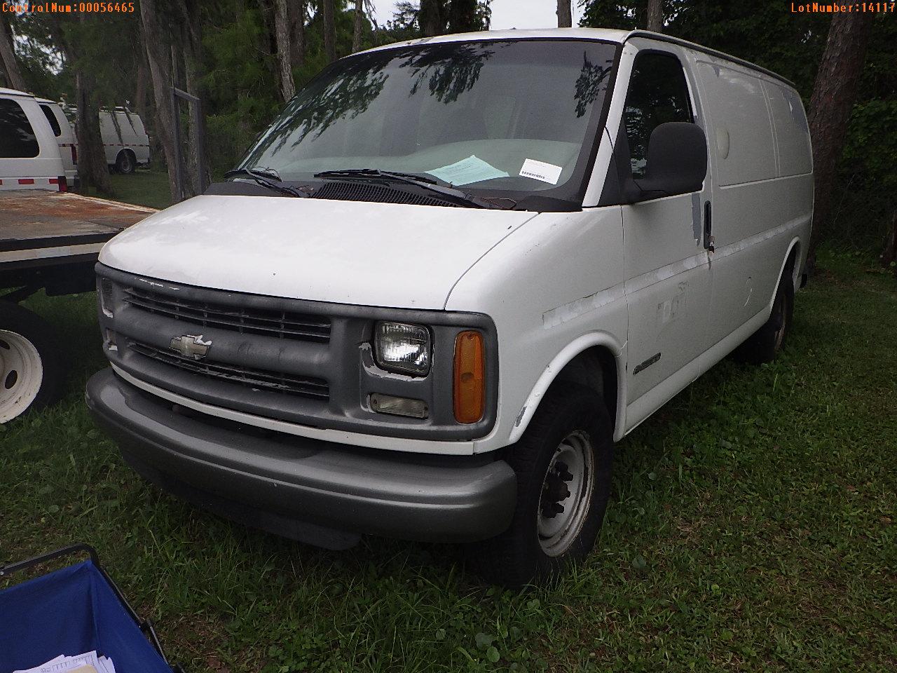 7-15117 (Trucks-Van Cargo)  Seller: Florida State D.O.T. 2001 CHEV 3500