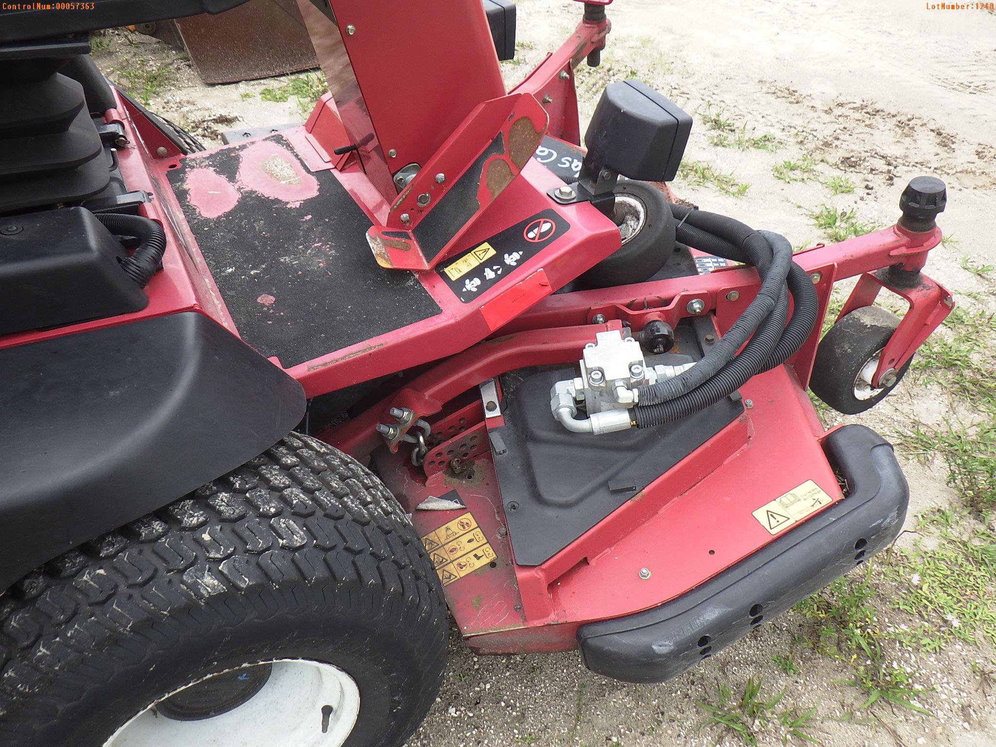 8-01210 (Equip.-Mower)  Seller: Gov-Pinellas County BOCC TORO GROUNDSMASTER 4000