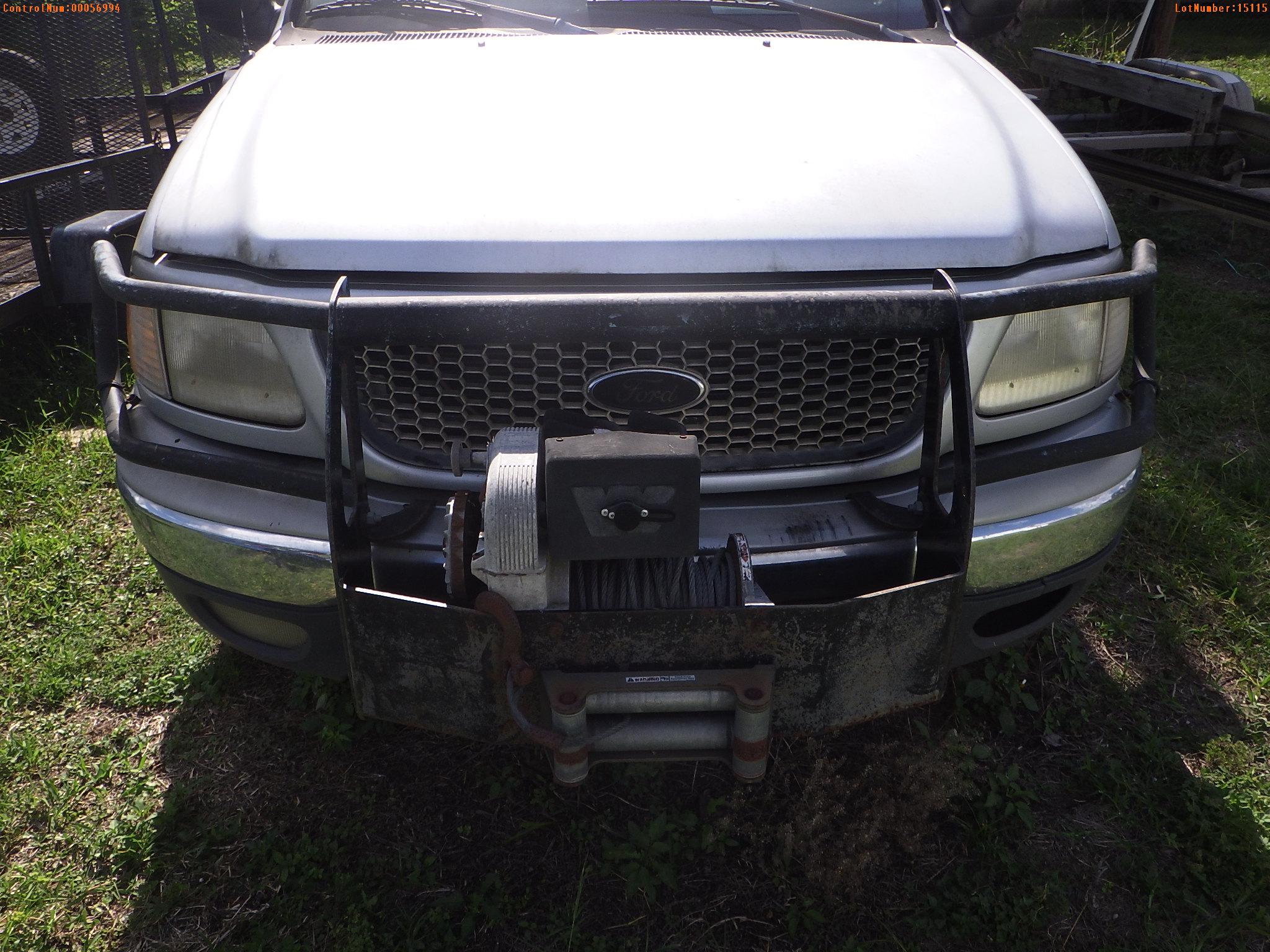 8-15115 (Trucks-Pickup 4D)  Seller: Florida State F.W.C. 2001 FORD F150