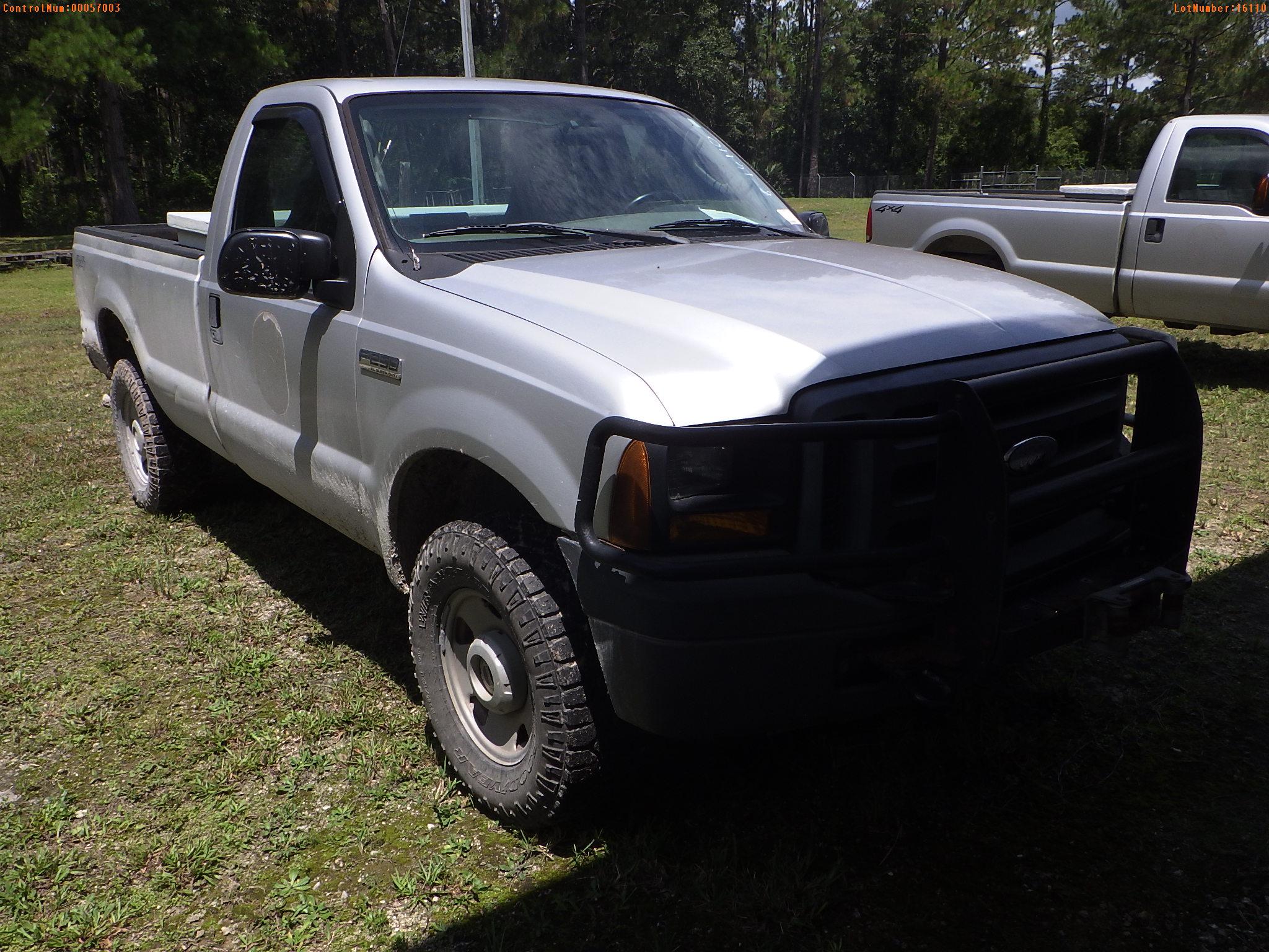 8-16110 (Trucks-Pickup 2D)  Seller: Florida State F.W.C. 2006 FORD F250SD