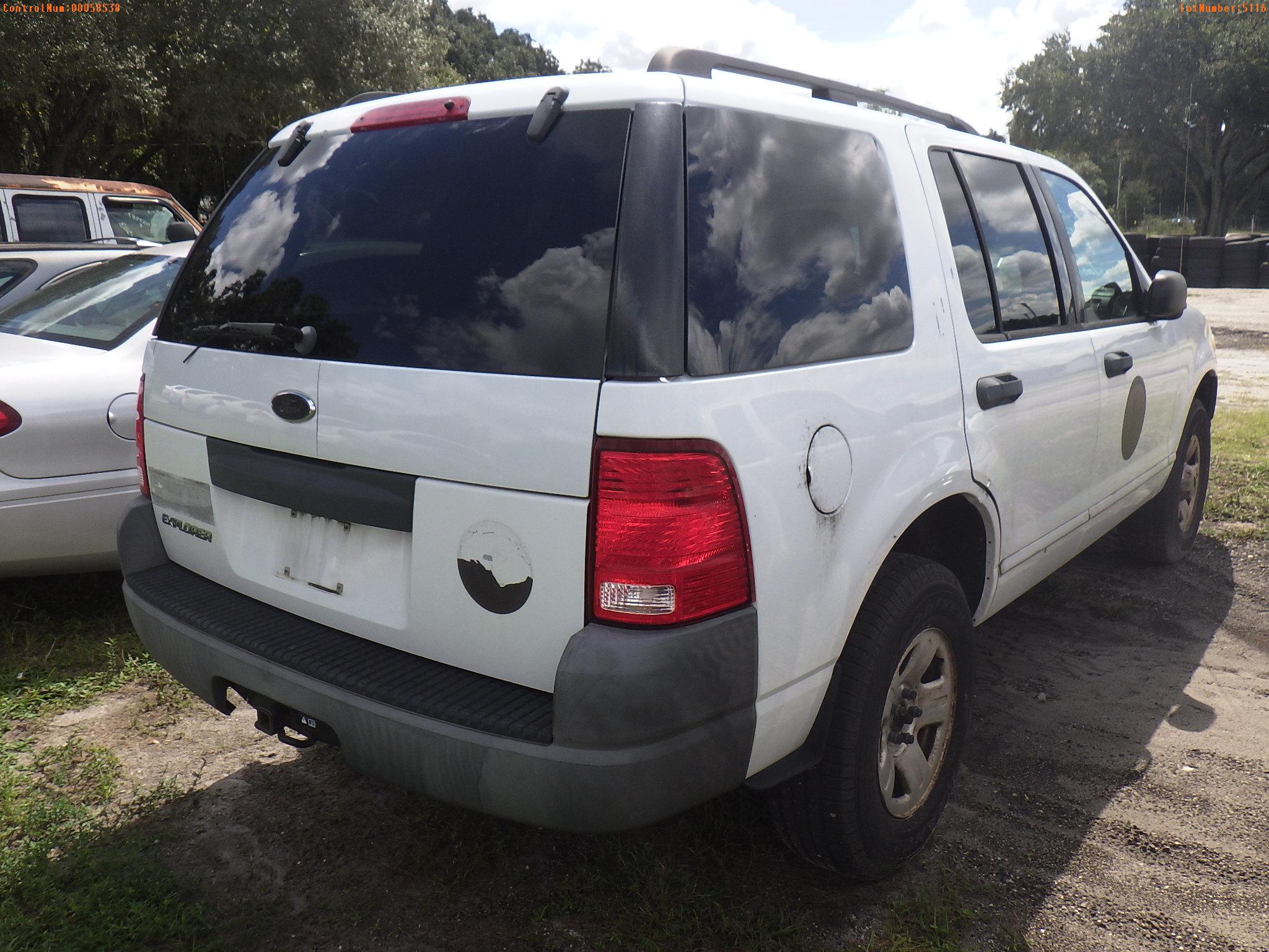 10-05116 (Cars-SUV 4D)  Seller: Florida State D.O.T. 2003 FORD EXPLORER