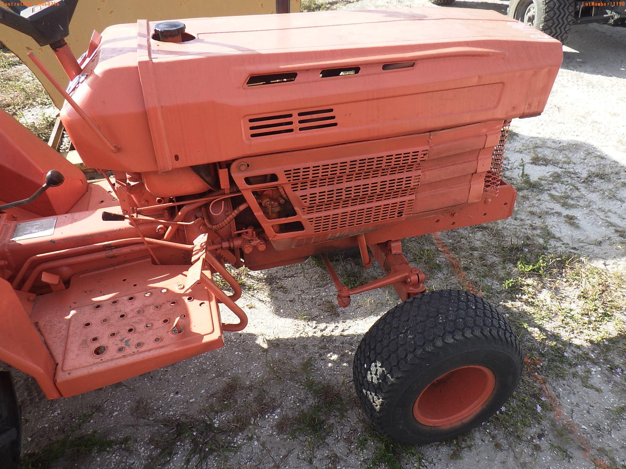 12-01190 (Equip.-Tractor)  Seller:Private/Dealer KUBOTA B6200 COMPACT TRACTOR