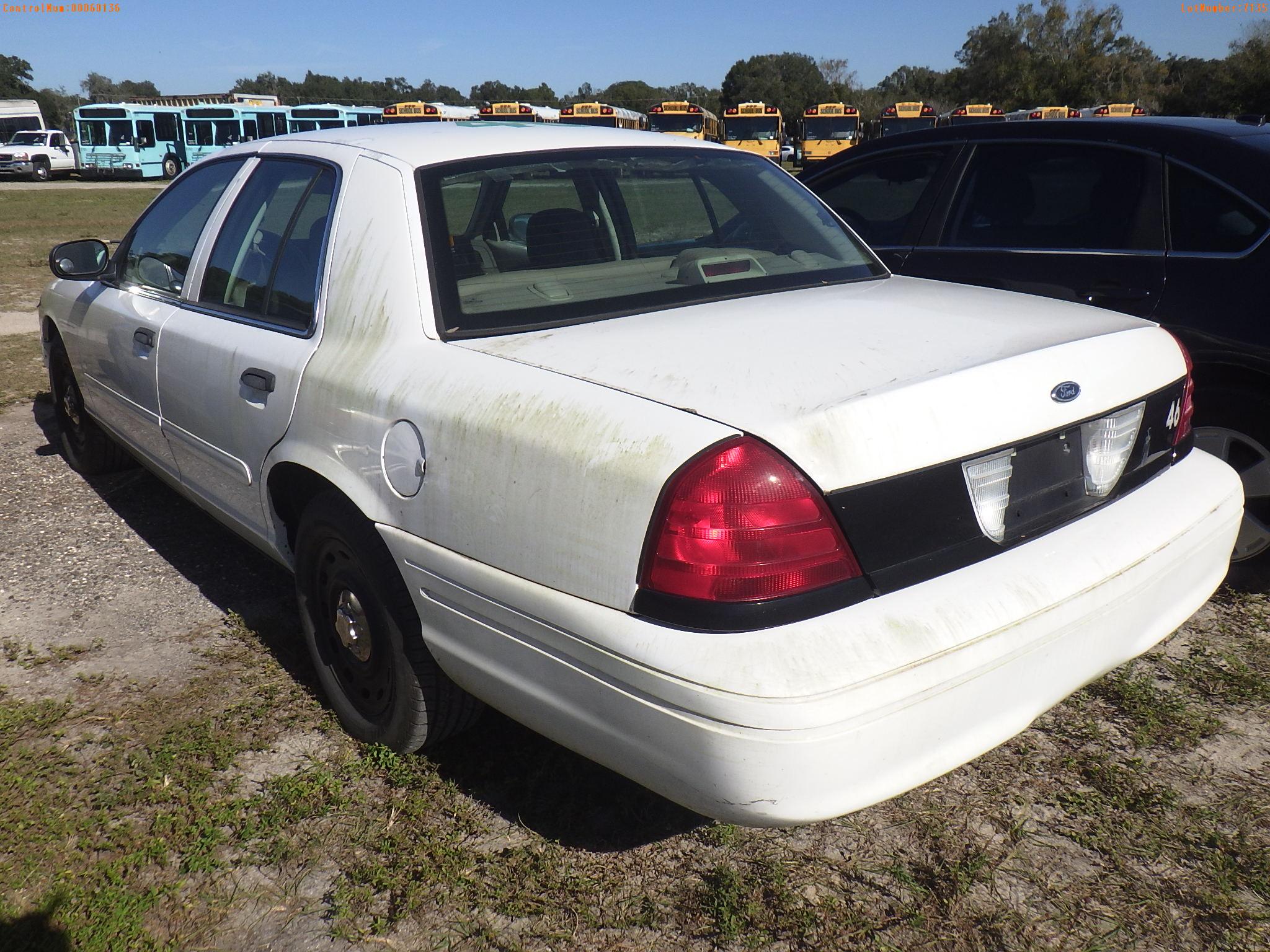 12-07135 (Cars-Sedan 4D)  Seller:Private/Dealer 2004 FORD CROWNVICT