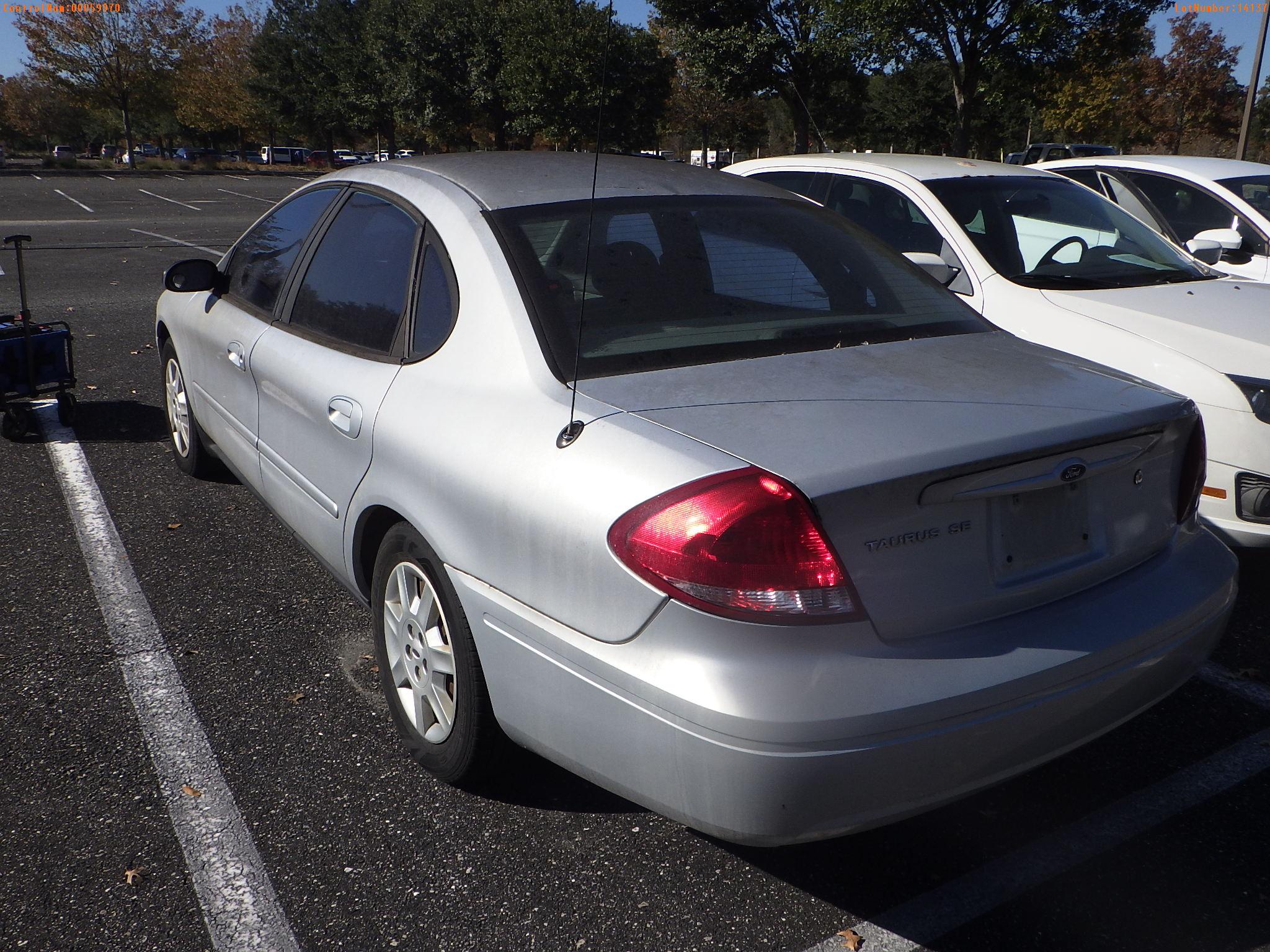 12-14137 (Cars-Sedan 4D)  Seller: Florida State D.F.S. 2007 FORD TAURUS