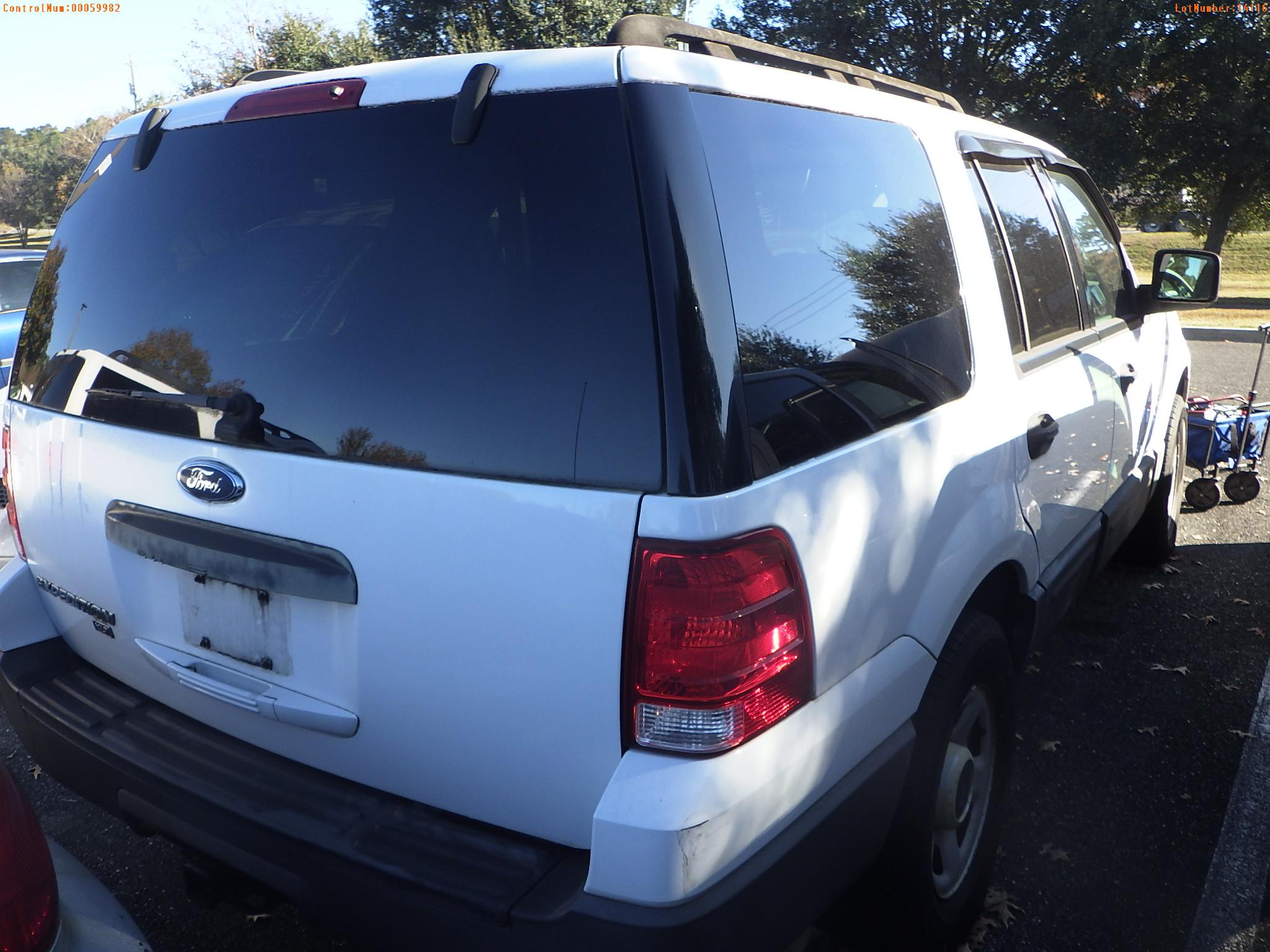12-14116 (Cars-SUV 4D)  Seller: Florida State D.F.S. 2005 FORD EXPEDITIO