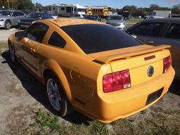 2-06114 (Cars-Coupe 2D)  Seller: Gov-Hernando County Sheriffs 2008 FORD MUSTANG