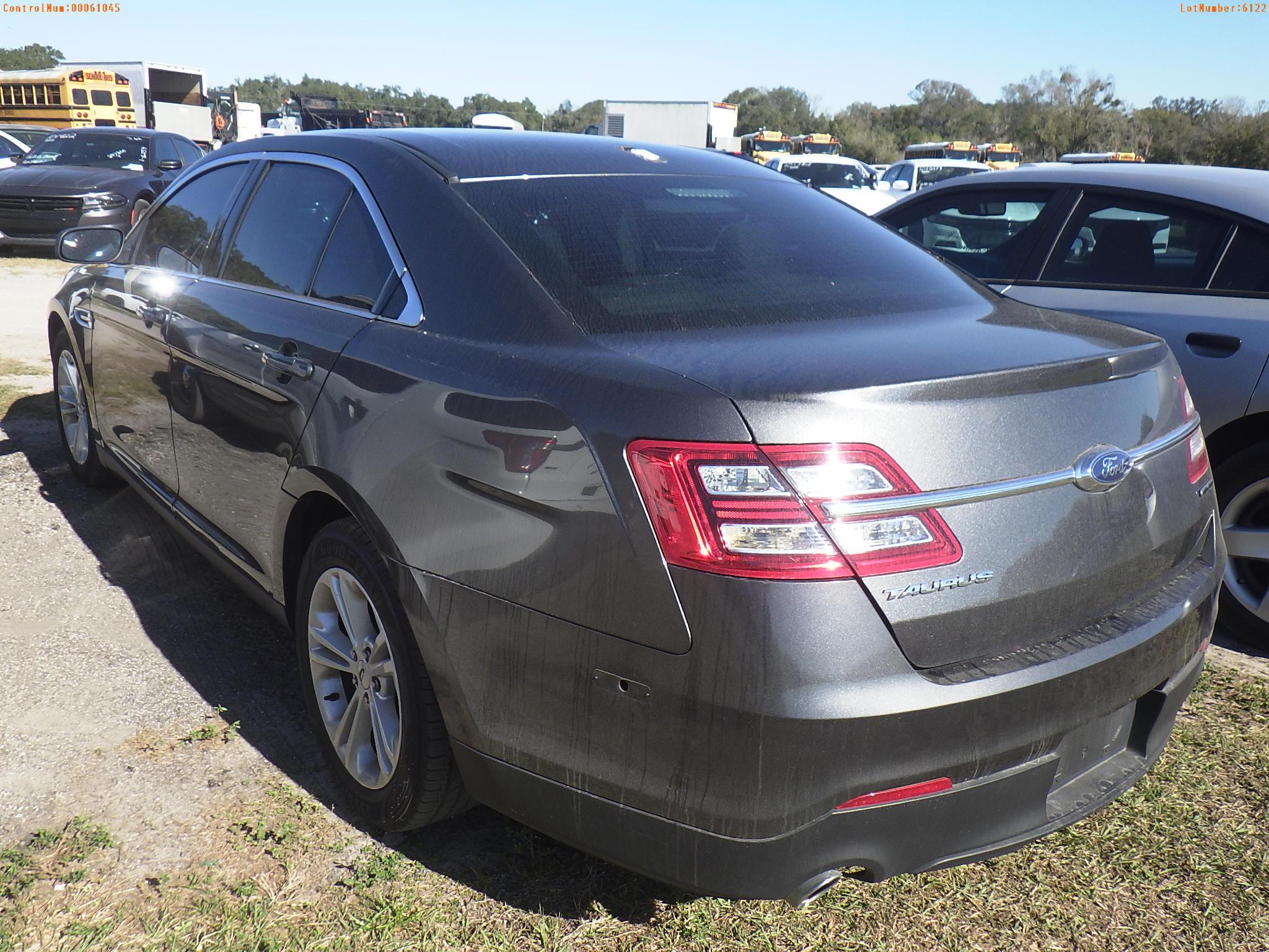 2-06122 (Cars-Sedan 4D)  Seller: Gov-Hillsborough County Sheriffs 2018 FORD TAUR