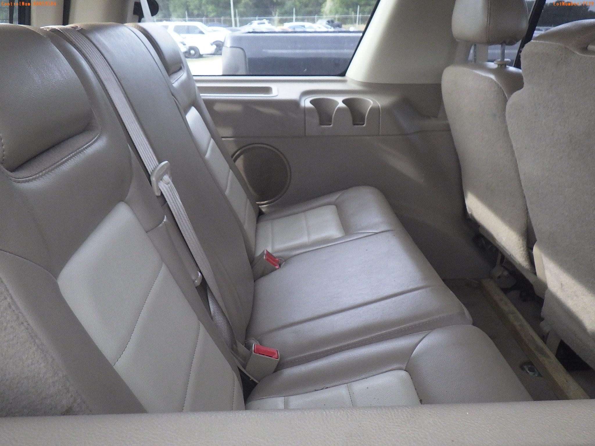 2-07129 (Cars-SUV 4D)  Seller:Private/Dealer 2004 FORD EXPEDITIO