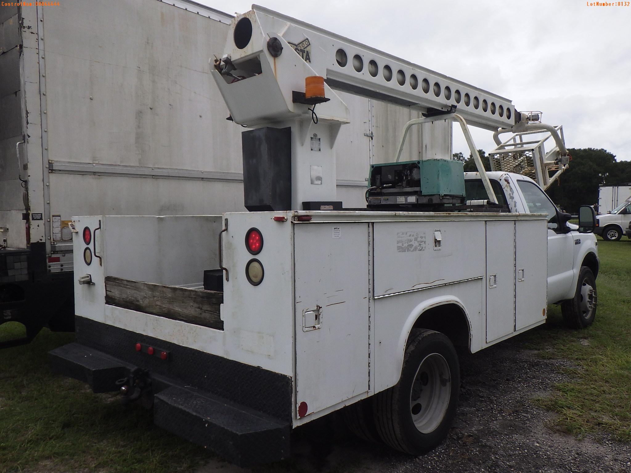 10-08132 (Trucks-Aerial lift)  Seller:Private/Dealer 1999 FORD F450