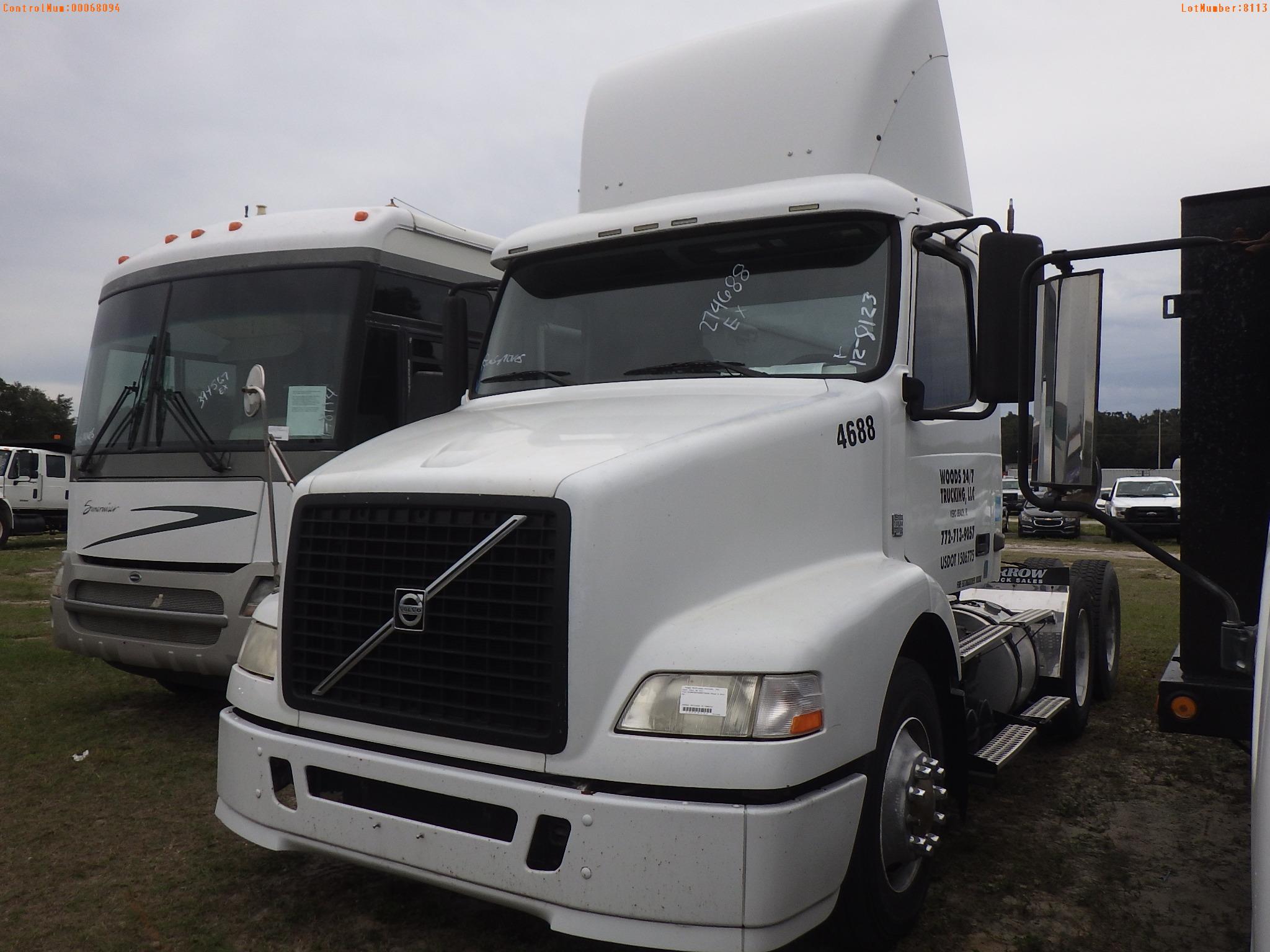 1-08113 (Trucks-Tractor)  Seller:Private/Dealer 2009 VOLV VNM