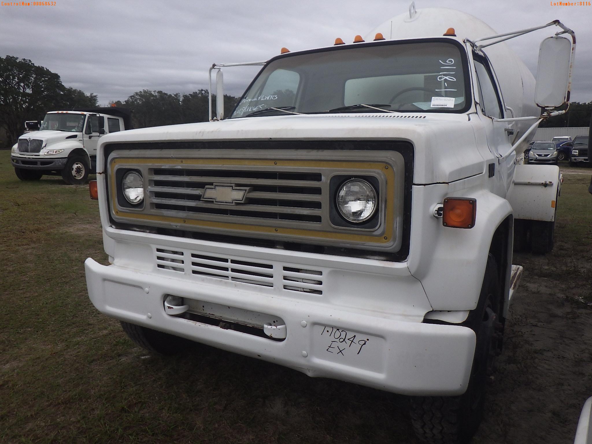 1-08116 (Trucks-Tanker)  Seller:Private/Dealer 1988 CHEV C70