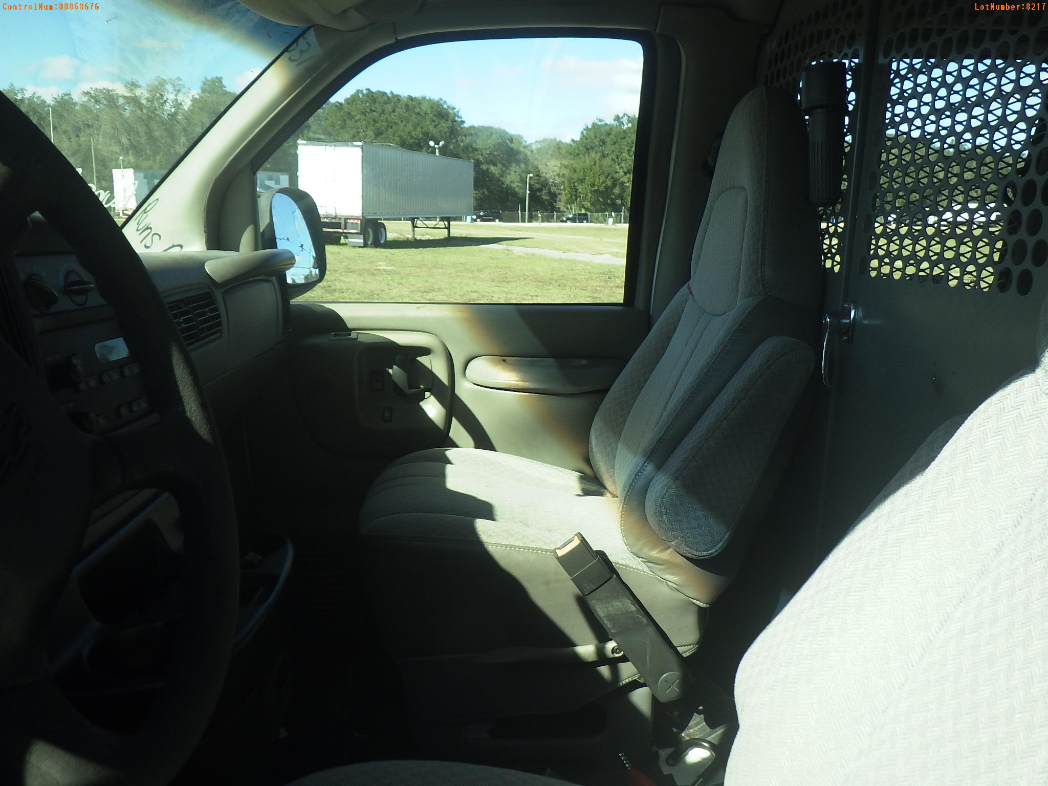 1-08217 (Cars-Van 3D)  Seller: Florida State D.J.J. 2001 CHEV 3500