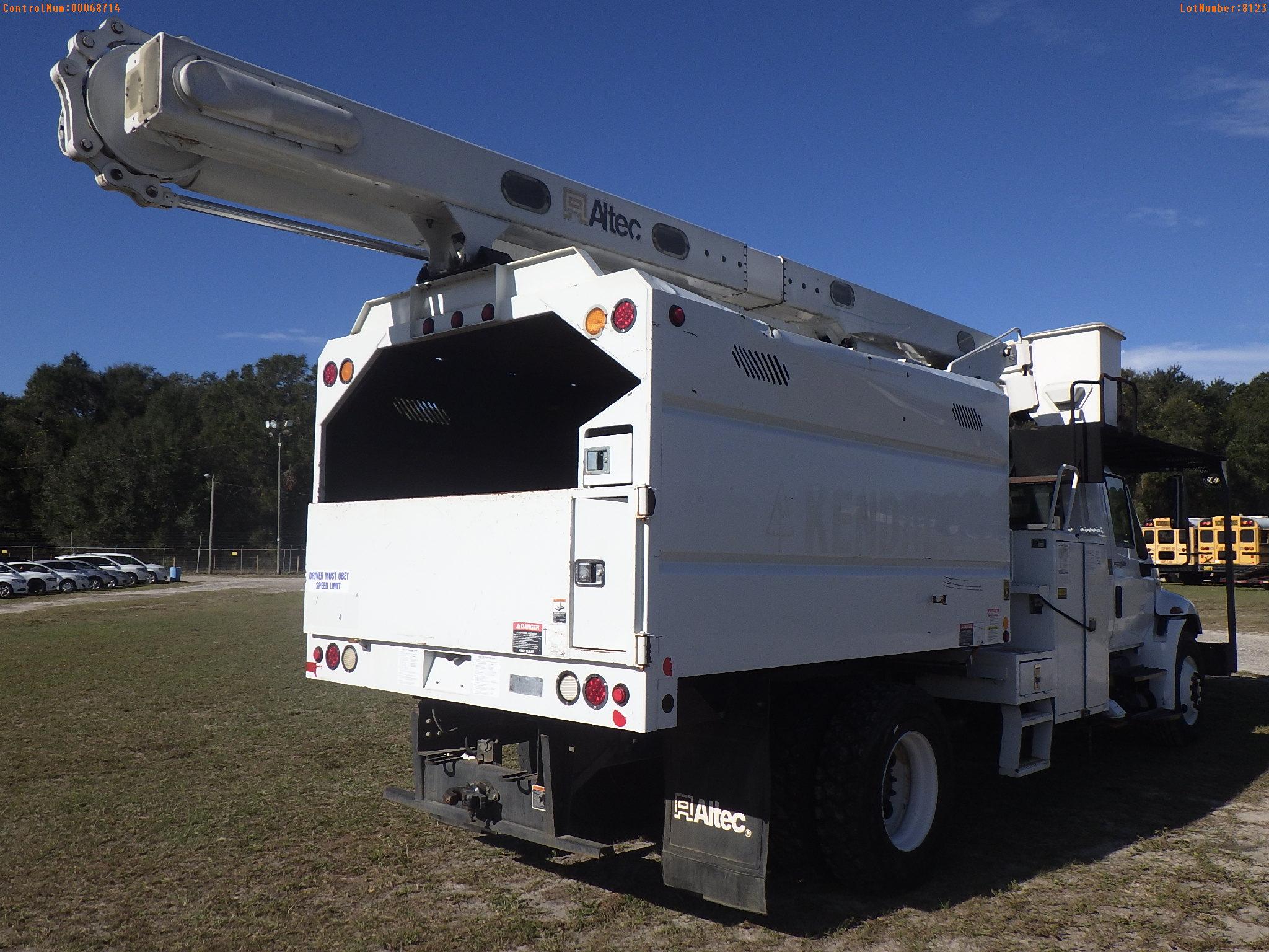 1-08123 (Trucks-Aerial lift)  Seller:Private/Dealer 2013 INTL DURASTAR