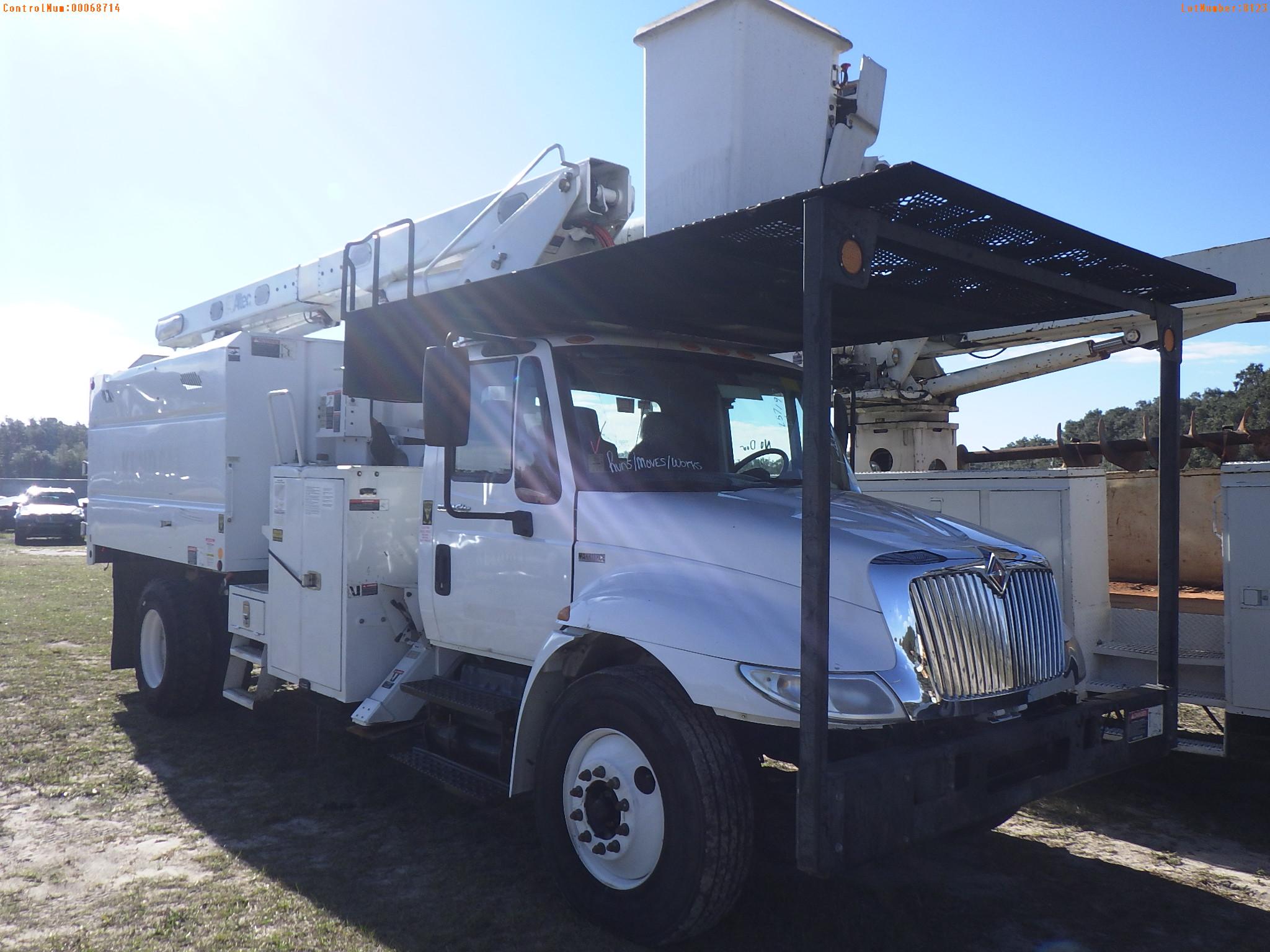 1-08123 (Trucks-Aerial lift)  Seller:Private/Dealer 2013 INTL DURASTAR