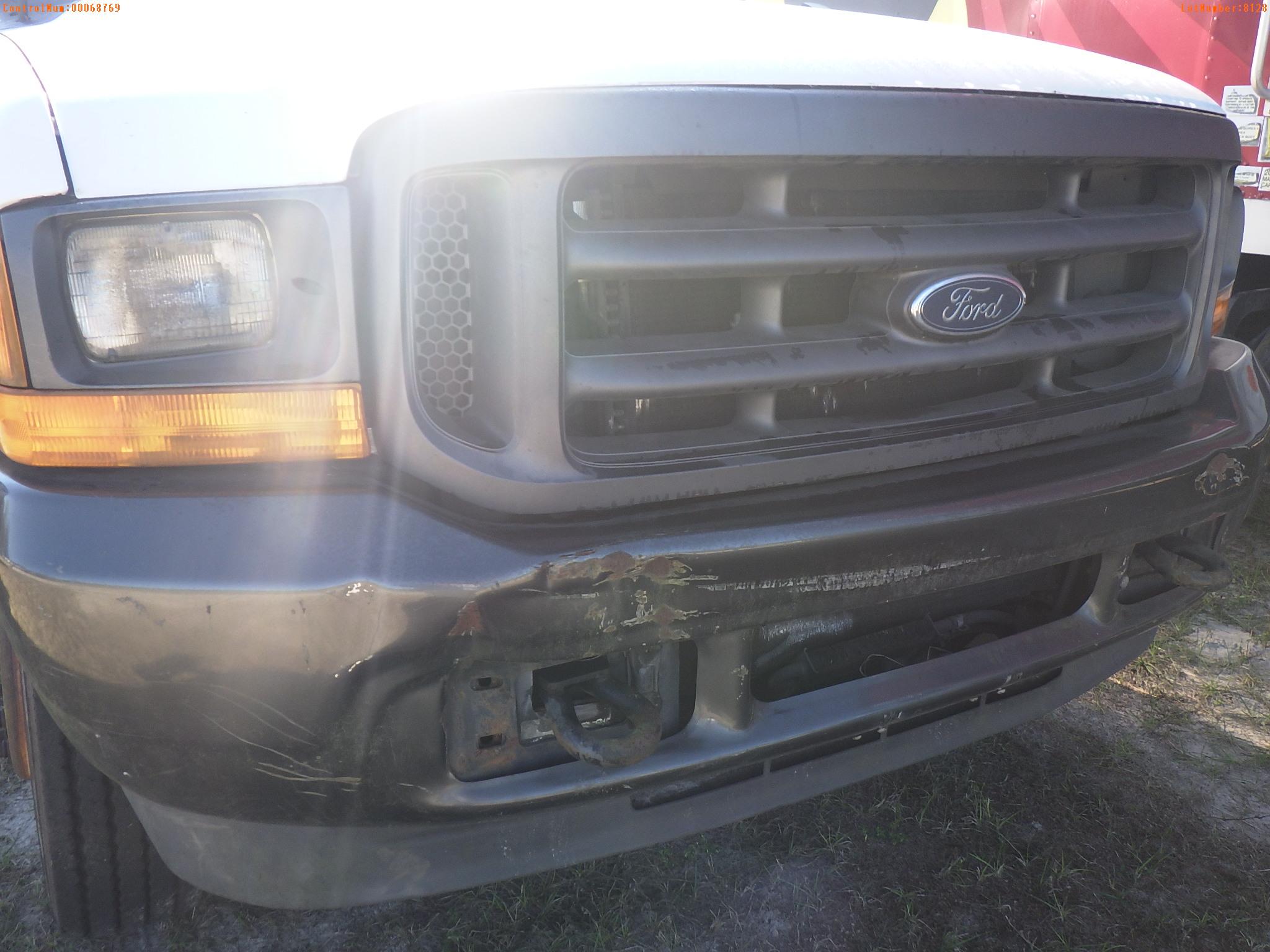 1-08128 (Trucks-Utility 4D)  Seller:Private/Dealer 2001 FORD F550