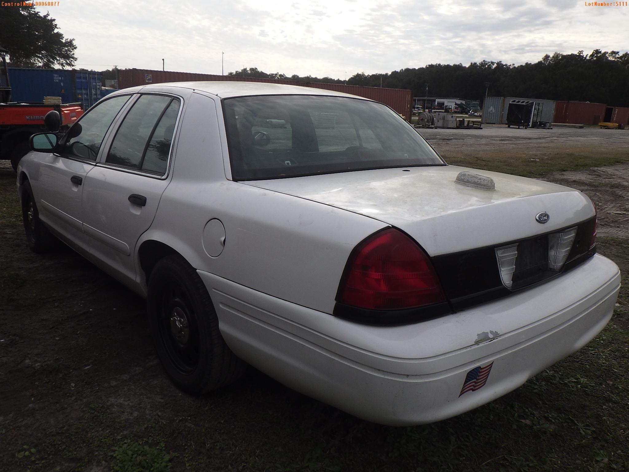 2-05111 (Cars-Sedan 4D)  Seller: Gov-Hernando County Sheriffs 2007 FORD CROWNVIC