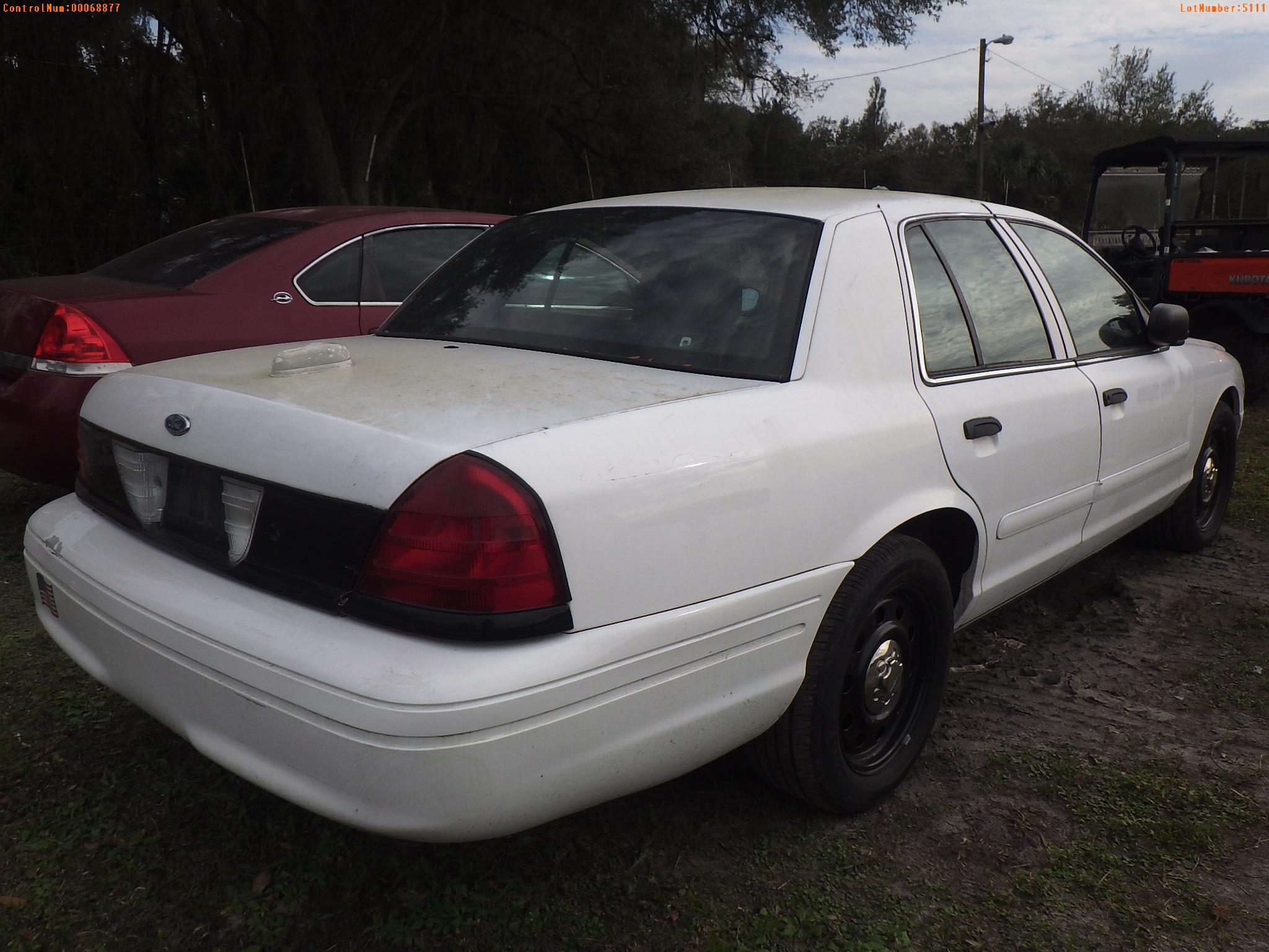 2-05111 (Cars-Sedan 4D)  Seller: Gov-Hernando County Sheriffs 2007 FORD CROWNVIC