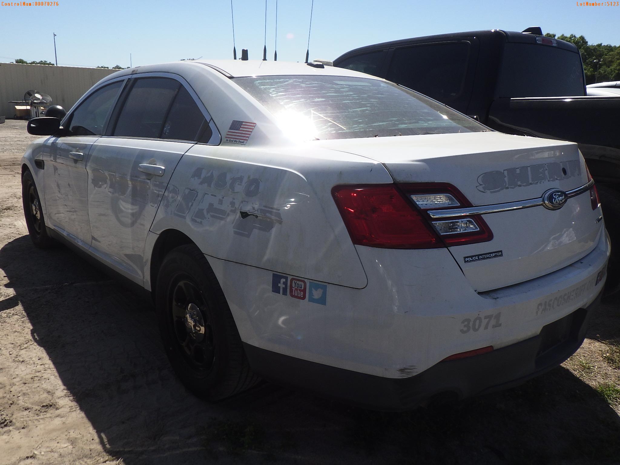 4-05123 (Cars-Sedan 4D)  Seller: Gov-Pasco County Sheriffs Office 2013 FORD TAUR