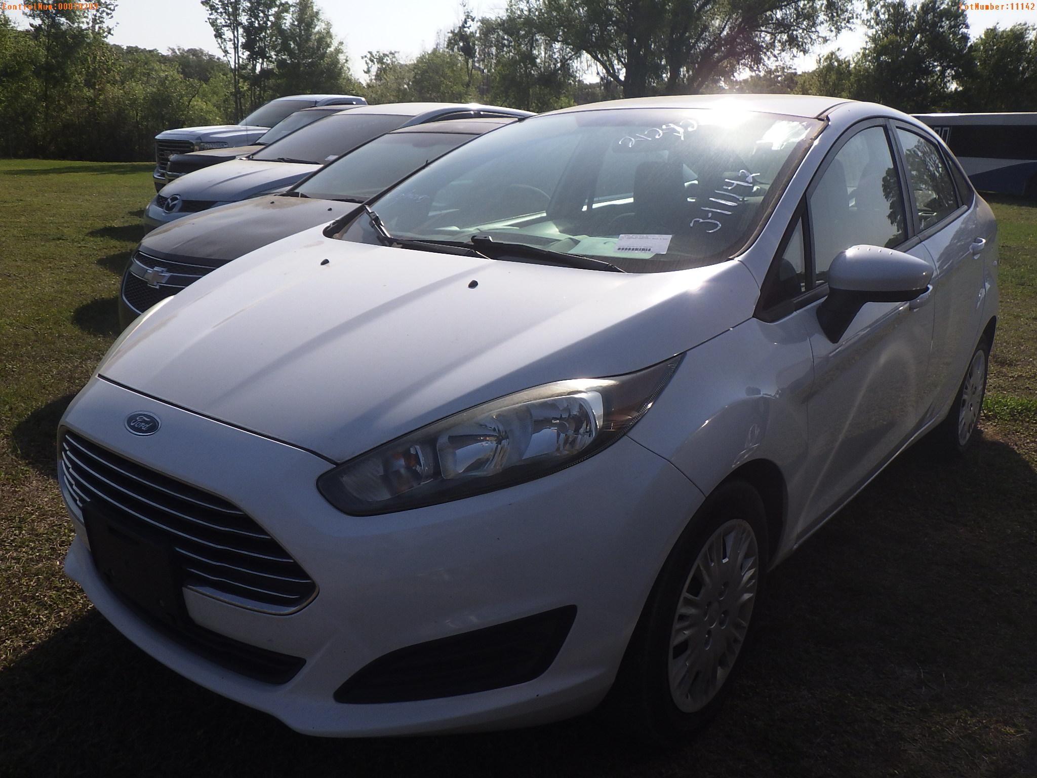 4-07122 (Cars-Sedan 4D)  Seller:Private/Dealer 2014 FORD FIESTA